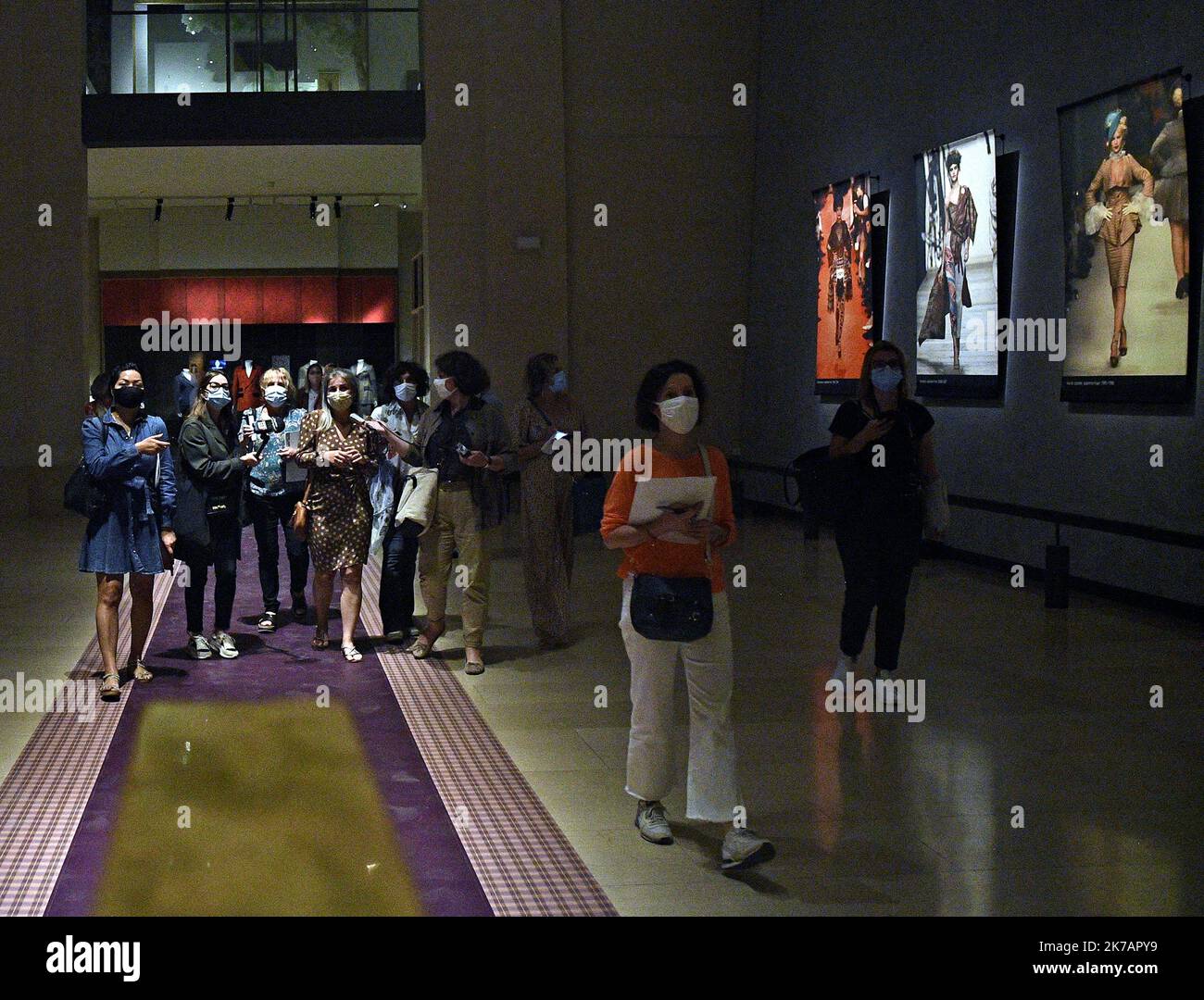 ©PHOTOPQR/LE PROGRES/Stéphane GUIOCHON - Lione 2e Arrondissement 08/09/2020 - Expo Vivienne Westwood - A Lione au musée des tissus Expo Vivienne Westwood - dal 10 settembre al 17 gennaio 2021 il Museo del tessile ospiterà una grandiosa mostra dedicata al designer britannico Vivienne Westwood. Foto Stock