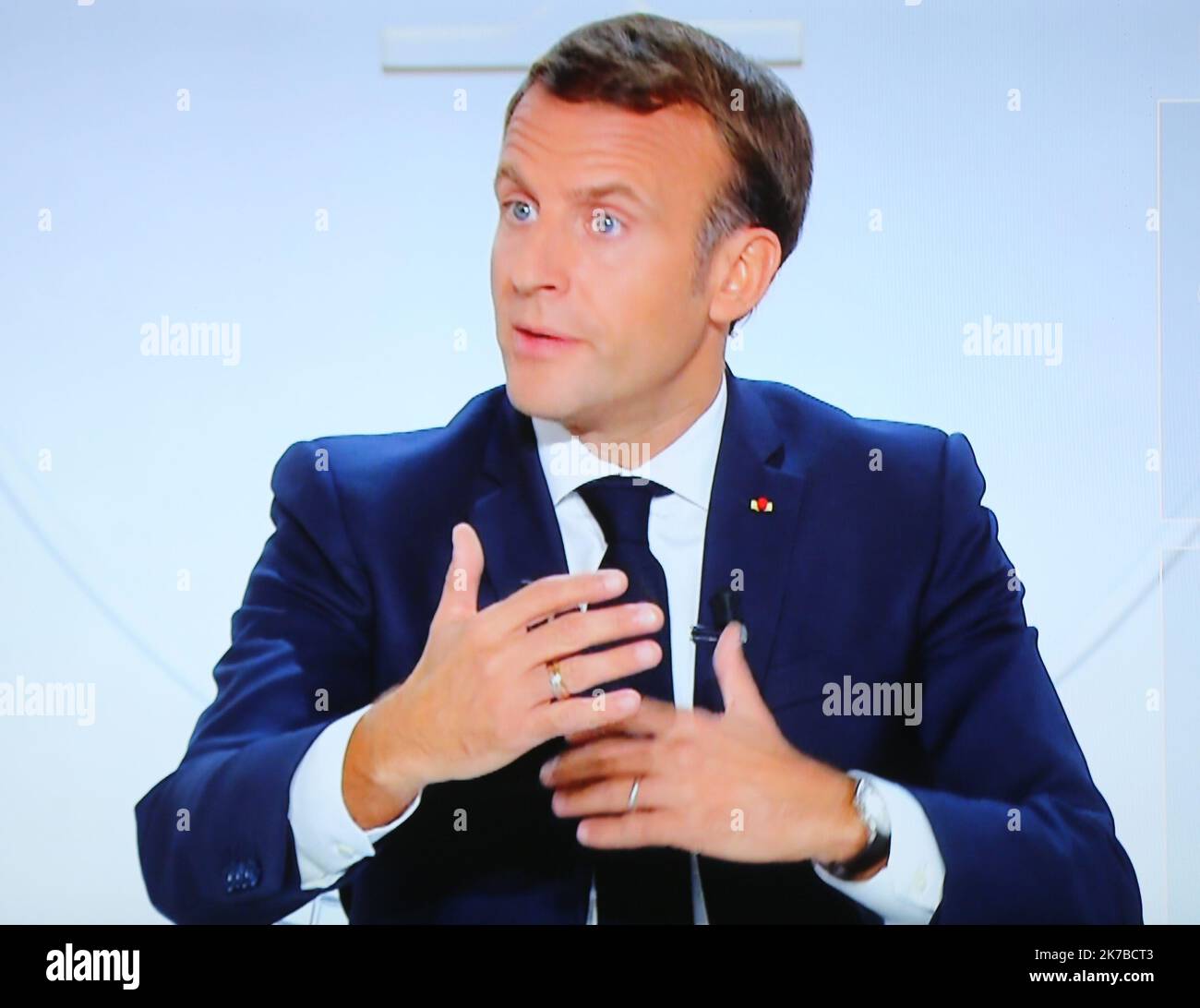 ©PHOTOPQR/l'ALSACE/Jean-Francais FREY ; ; 14/10/2020 ; le Président de la République Emmanuel Macron lors de son Intervista à la télévision. - (EN) il Presidente Macron interviene stasera sul coronavirus nell'ottobre 14 2020 Foto Stock