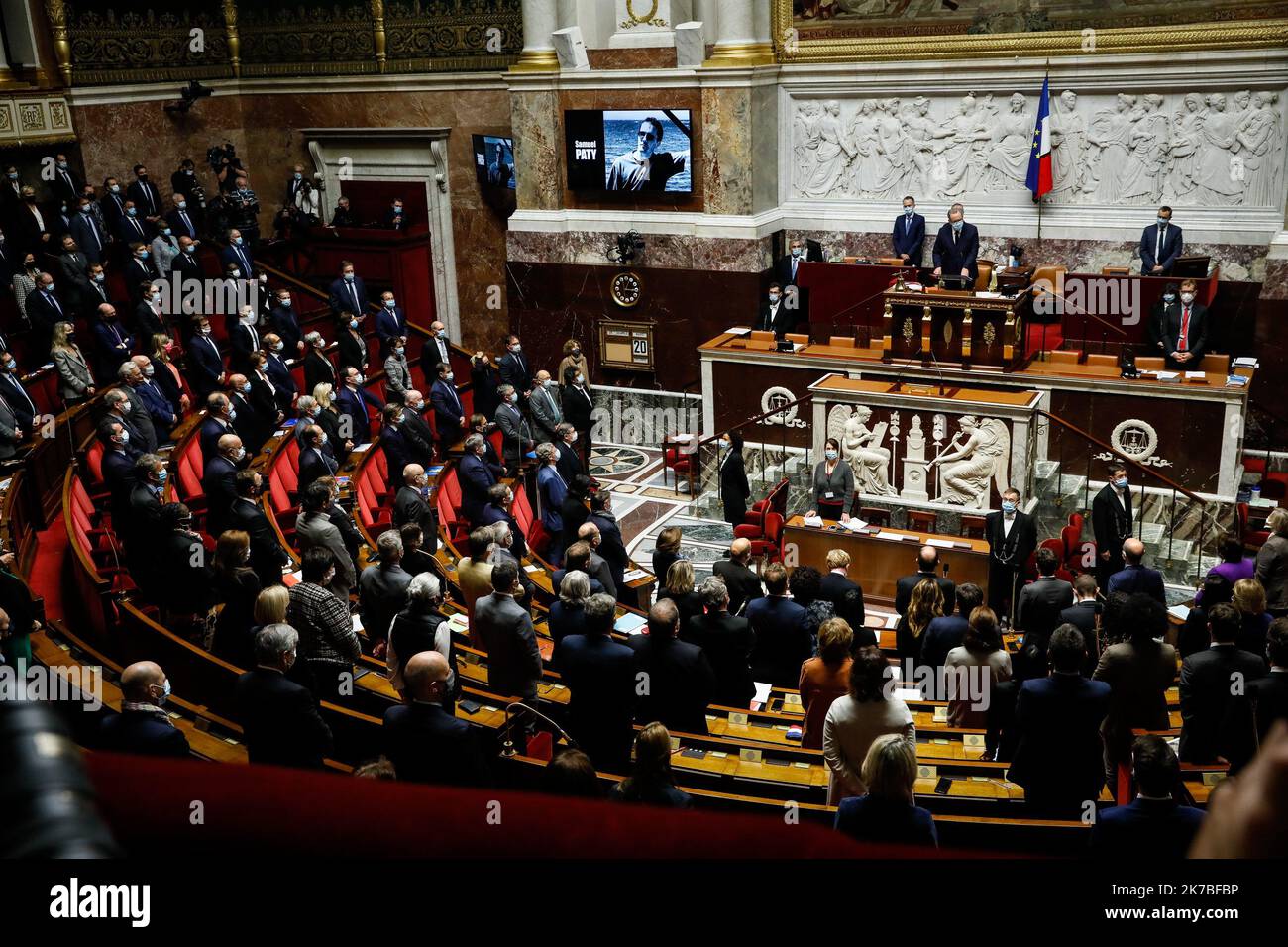 ©THOMAS PADILLA/MAXPPP - 20/10/2020 ; PARIGI, FRANCIA ; HOMMAGE DES DEPUTES A L' ASSEMBLEE NATIONALE AU PROFESSIONUR ASSASSINE LORS D' UNE ATTAQUE TRRORISTE, SAMUEL PATY. RICHARD FERRAND, PRESIDENTE DE L'ASSEMBLEE NATIONALE. - OMAGGIO DEI DEPUTATI A SAMUEL PATY FRANCIA - PARIGI OTT 20 2020 Foto Stock