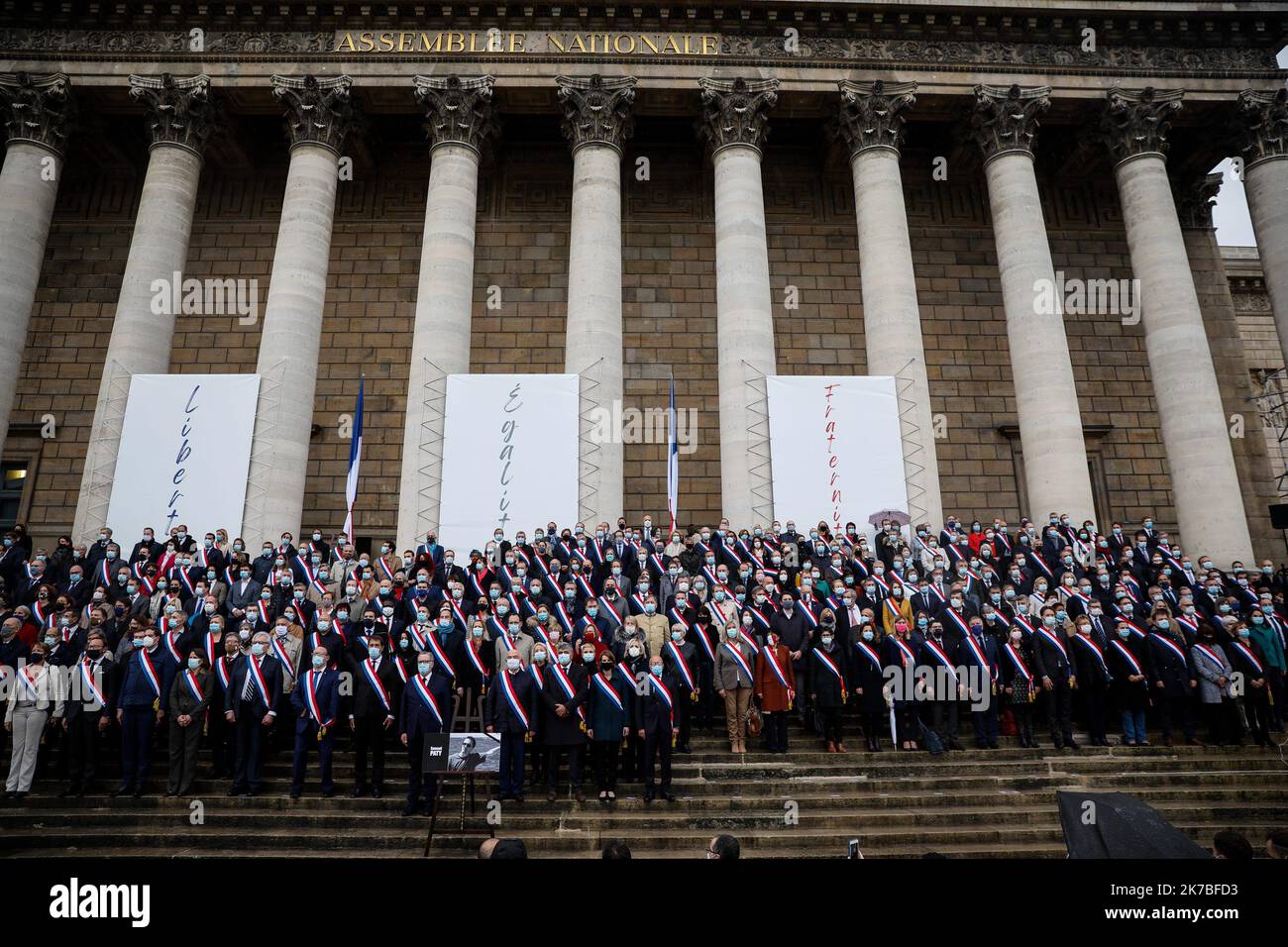 ©THOMAS PADILLA/MAXPPP - 20/10/2020 ; PARIGI, FRANCIA ; HOMMAGE DES DEPUTES A L' ASSEMBLEE NATIONALE AU PROFESSIONUR ASSASSINE LORS D' UNE ATTAQUE TRRORISTE, SAMUEL PATY. RICHARD FERRAND, PRESIDENTE DE L'ASSEMBLEE NATIONALE. - OMAGGIO DEI DEPUTATI A SAMUEL PATY FRANCIA - PARIGI OTT 20 2020 Foto Stock
