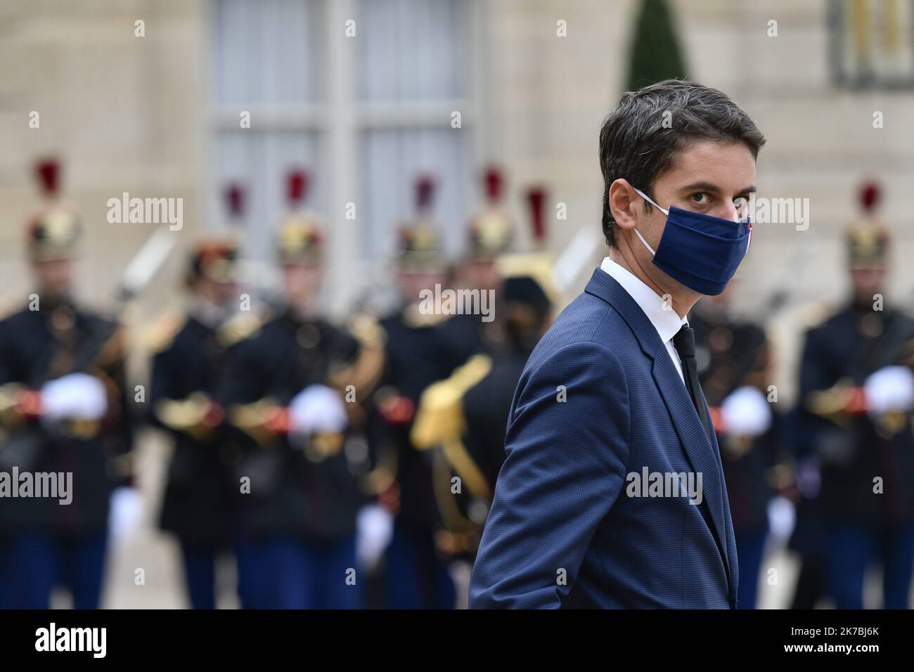 ©Julien Mattia / le Pictorium/MAXPPP - Julien Mattia / le Pictorium - 28/10/2020 - Francia / Ile-de-France / Parigi - M. Gabriel ATTAL, Porte-parole du Gouvernement en sortie du Conseil des Ministres du 28 ottobre 2020. / 28/10/2020 - Francia / Ile-de-France (regione) / Parigi - Gabriel ATTAL, portavoce del Governo all'uscita del Consiglio dei Ministri del 28 ottobre 2020. Foto Stock