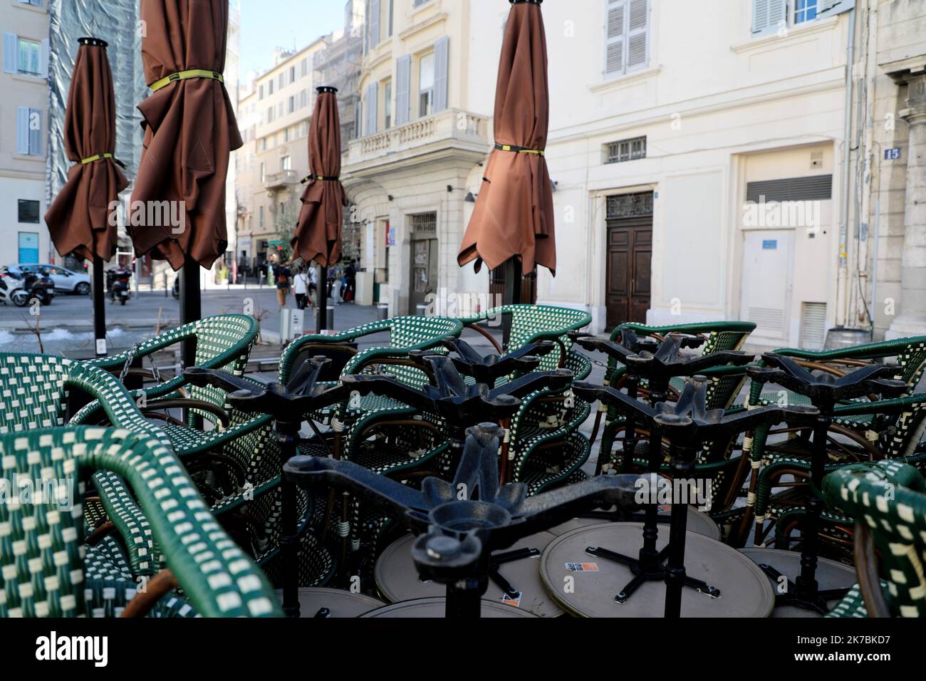 ©PHOTOPQR/LA PROVENCE/VREL Valerie ; Marseille ; 30/10/2020 ; ambiances autour du cours d'Estienne d'Orves, à deux pas du Vieux-Port, le Premier jour du reconfinement. Les spedies semblent être plutôt deferées, peu de gens circolent. - Francia, 30th 2020 ottobre - nuovo blocco contro la diffusione pandemica del covid-19, fino a dicembre 1st 2020 Foto Stock