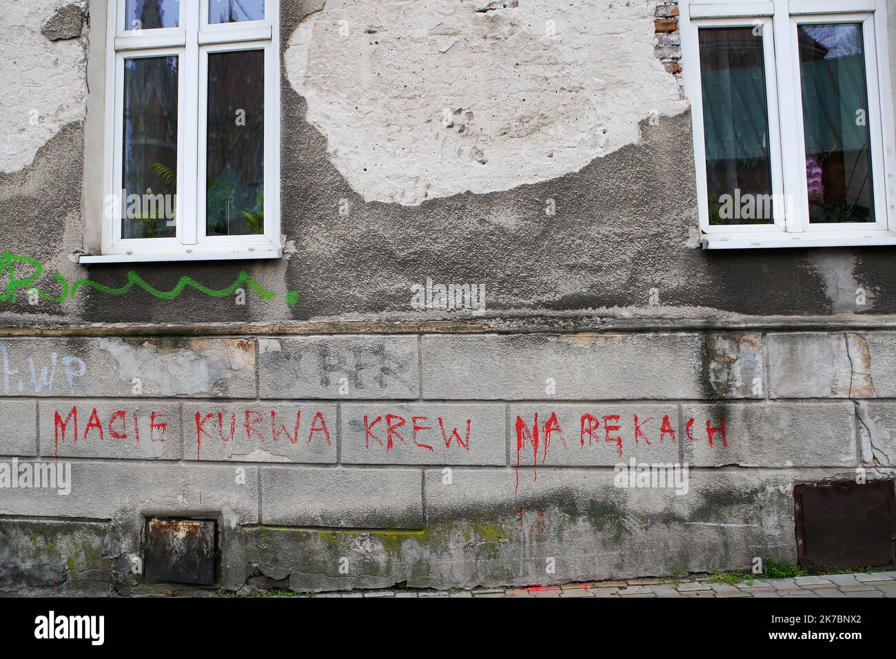 ©Kamila Stepien / le Pictorium/MAXPPP - Kamila Stepien / le Pictorium - 1/11/2020 - Poologne / Varsovie - Des gravitis realizza pour protester contre les lois Plus strictes sur l'avortement en Poologne devant le Palais de la Culture et de la Science a Varsovie. / 1/11/2020 - Polonia / Varsavia - Graffiti ha protestato contro le più severe leggi polacche sull'aborto di fronte al Palazzo della Cultura e della Scienza di Varsavia. Foto Stock