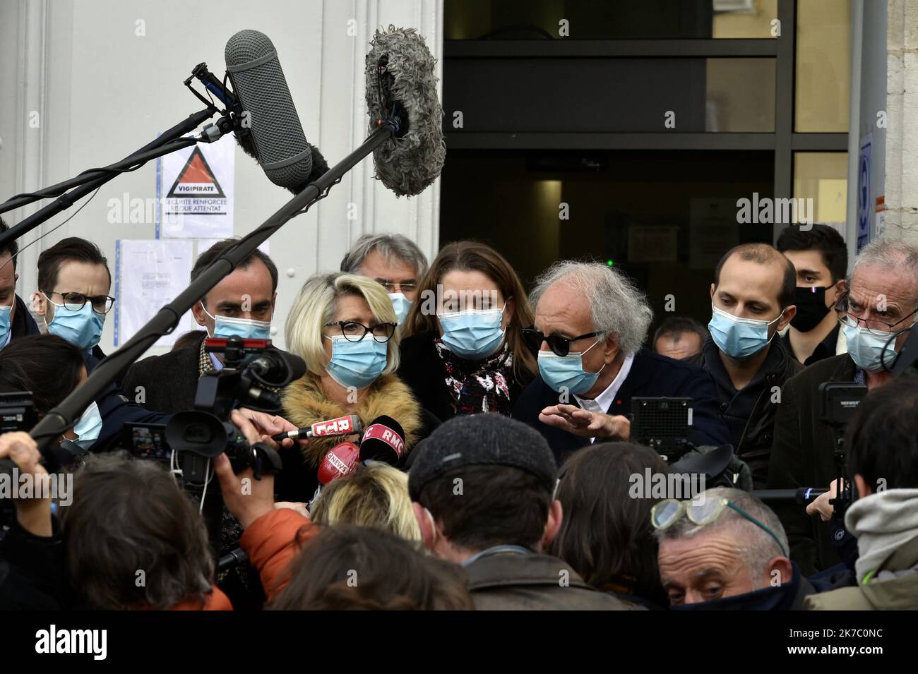 ©PHOTOPQR/l'EST REPUBLICAIN/Franck LALLEMAND ; Vesoul ; 17/11/2020 ; Vesoul (70) Procès DAVAL 2 ém journée du procès. La famille Fouillot et leur avocat Me Gilles Jean Portejoie Photo ER/Franck Lallemand Vesoul, Francia, nov 17th 2020 il processo di Jonathann Daval alla corte di Vesoul Foto Stock