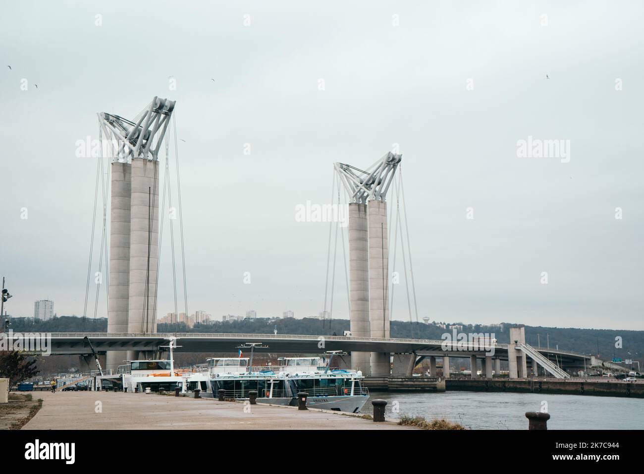 ©Julian Letouq / le Pictorium/MAXPPP - Julian Letouq / le Pictorium - 10/12/2020 - Francia / Normandie / Rouen - Pont Flaubert a Rouen. / 10/12/2020 - Francia / Normandia / Rouen - Ponte Flaubert a Rouen. Foto Stock