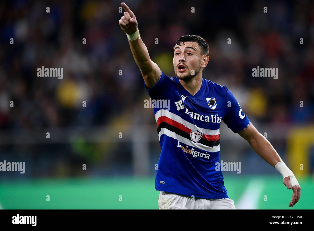 Genova, Italia. 17 ottobre 2022. Alex Ferrari di UC Sampdoria gesti durante la Serie Una partita di calcio tra UC Sampdoria e COME Roma. Credit: Nicolò campo/Alamy Live News Foto Stock