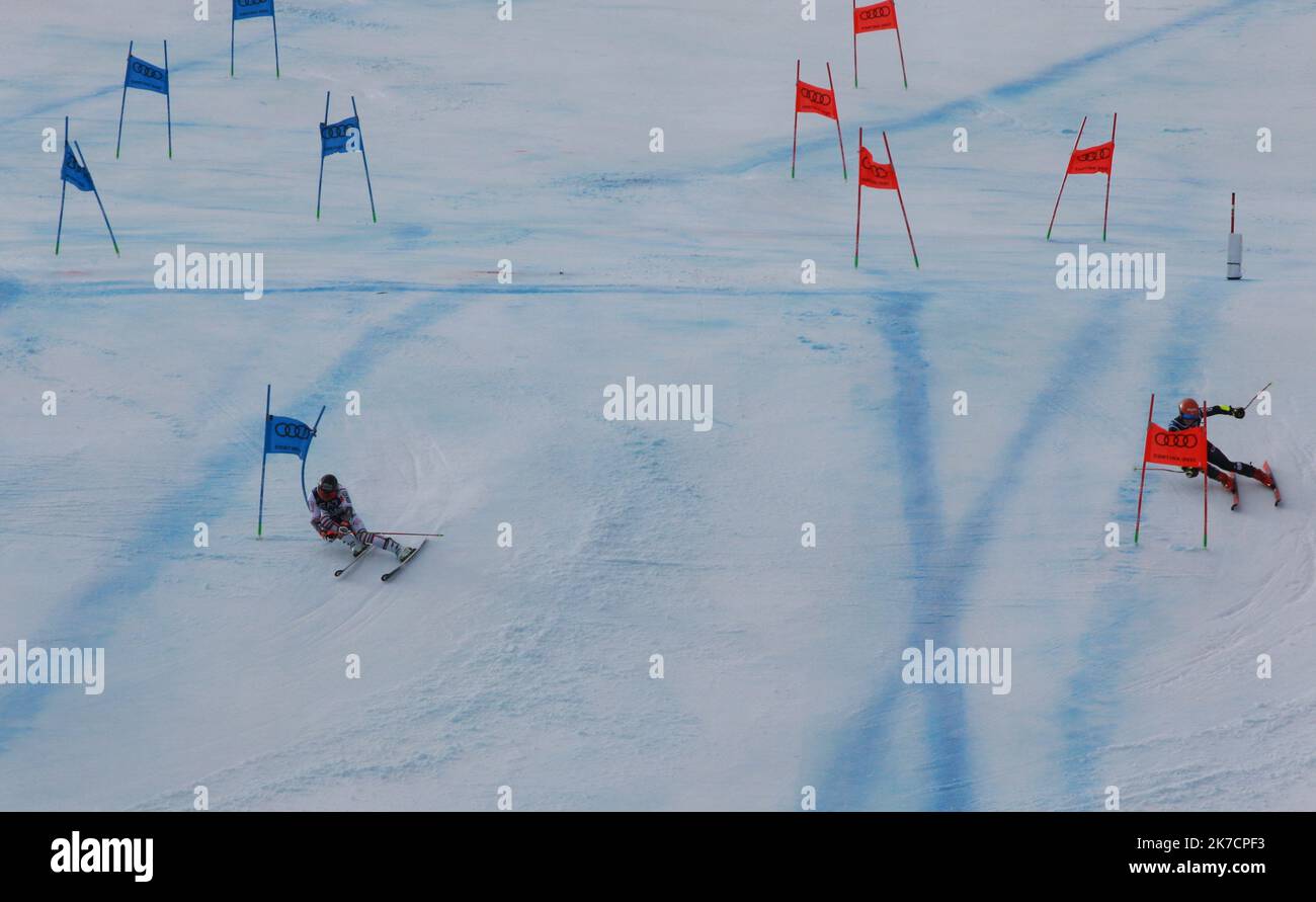 ©Pierre Teyssot/MAXPPP ; FIS Alpine World Ski Championships 2021 Cortina - Coronavirus Outbreak. Cortina d'Ampezzo, Italia il 16 febbraio 2021. Evento parallelo, sinistra Mathieu Faivre (fra) e Filip Zubcic (CRO) Â© Pierre Teyssot / Maxppp Foto Stock