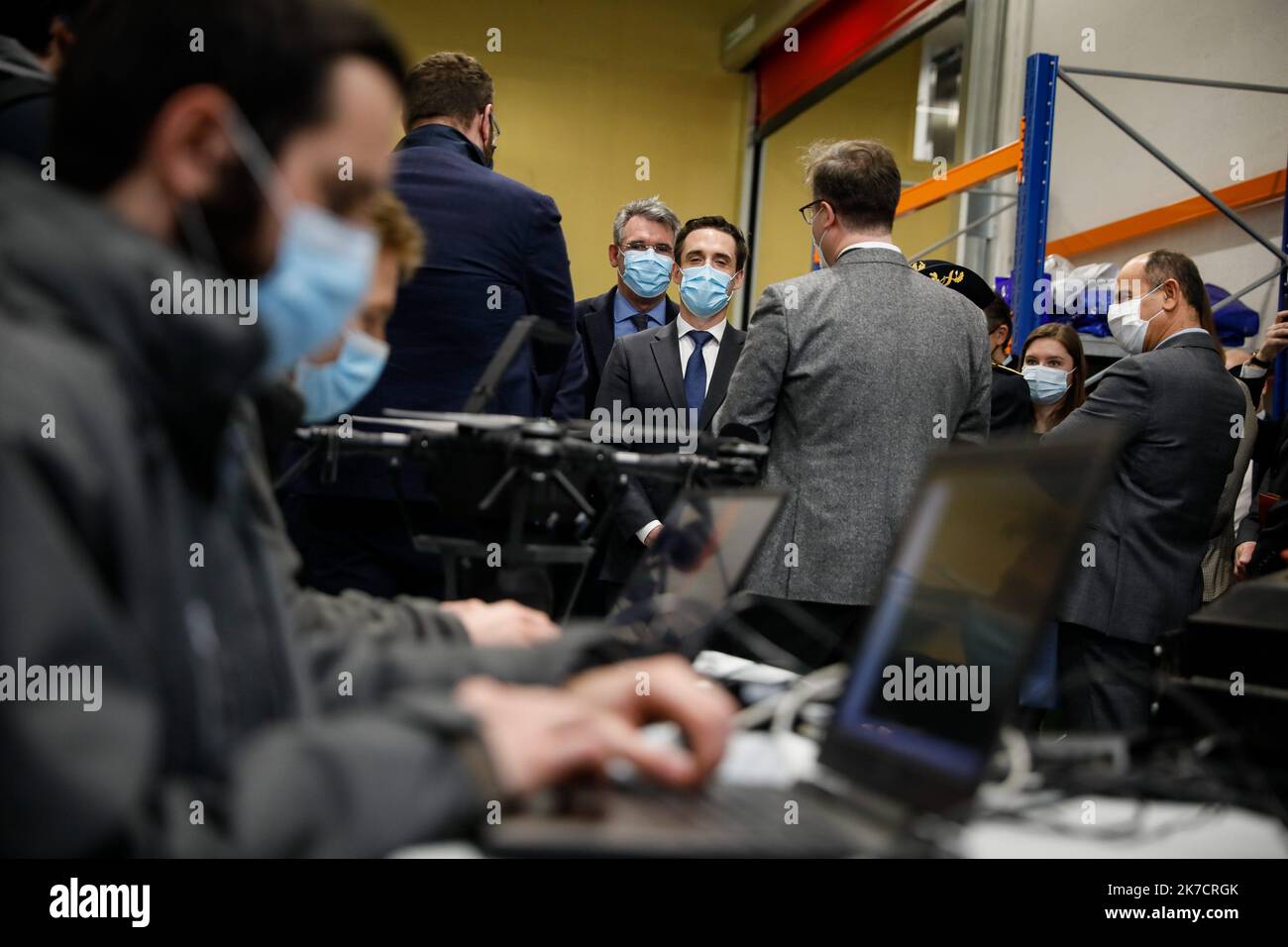 ©Thomas Padilla/MAXPPP - 19/02/2021 ; Versailles, FRANCIA ; DANS LE CADRE DE LA STRATEGIE DE DEVELOPPEMENT DE LA MOBILITE ROUTIERE AUTOMATISEE, LE MINISTRE DELEGUE CHARGE DES TRANSPORTS, JEAN BAPTISTE DJEBBARI VISITE LE MOBILAB, OU SONT IMPLANTES L' EQUIPE SYSTEMES DE TRANSPORT AUTONOME DU GROUPE TRANSDEV, ET L' ECOQUERM POUR LA TRANSIZIONE. Nell'ambito della struttura per lo sviluppo della mobilità stradale automatizzata, il ministro delegato responsabile dei trasporti visita Mobilab, dove è istituito il team dei sistemi di trasporto autonomi del gruppo Transdev, e l'istituzione Foto Stock