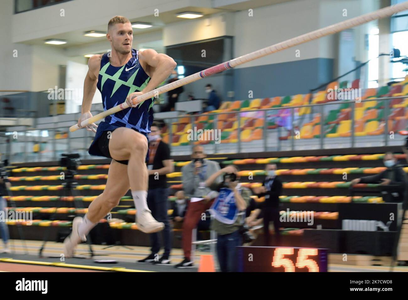 ©PHOTOPQR/LA MONTAGNE/Richard BRUNEL ; ; 27/02/2021 ; Perche Elite Tour All Star Perche, Kevin Mayer, Aubiere le 27/02/2021 Photo R Brunel All Star Perche International indoor pole vaulting athletics meeting presso lo stadio Jean Pellez di Aubiere, vicino a Clermont-Ferrand, Francia centrale, il 27 febbraio 2021. Foto Stock