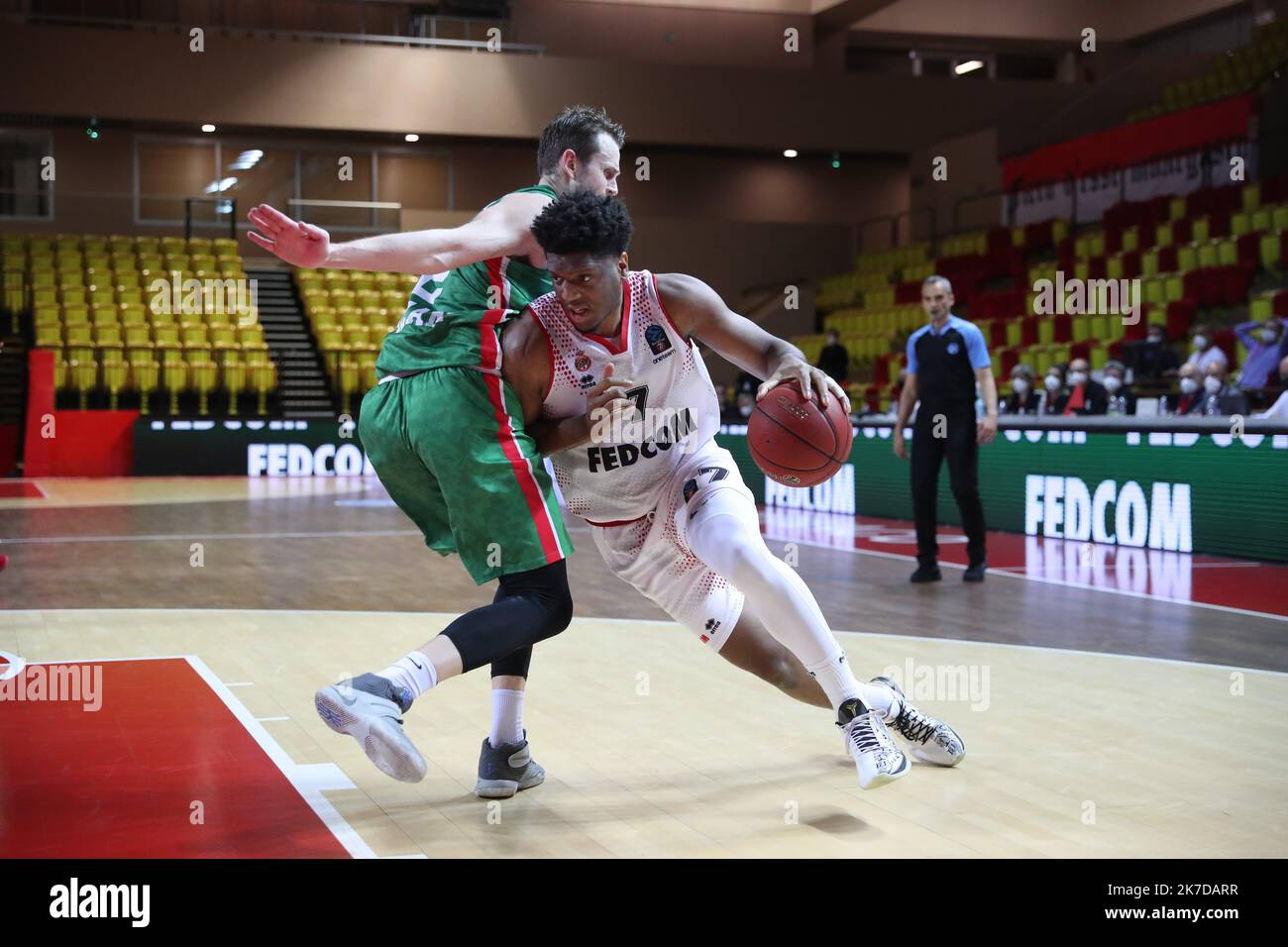 ©PHOTOPQR/NICE MATIN/ SEBASTIEN BOTELLA finale aller de l'Eurocoupe de basket-ball, la Roca Team de Monaco bat le Unics Kazan à la salle Gaston Médecin de Monaco (89-87) le mardi 27 avril 2021. FRANCIA MONACO EUROCUP BASKET MONACO VS UNICS Foto Stock