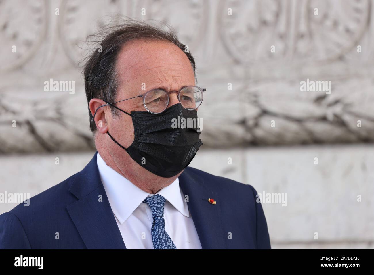 ©PHOTOPQR/LE PARISIEN/Olivier Lejeune ; Paris ; 08/05/2021 ; Cérémonie de commémoration du 76 ème anniversaire de la Victoire du 8 mai 1945. La cerimonia di M. Francis Hollande Ancien Président de la République in occasione della fine della seconda guerra mondiale all'Arco di Trionfo di Parigi (Francia), 08 maggio 2021. Foto Stock