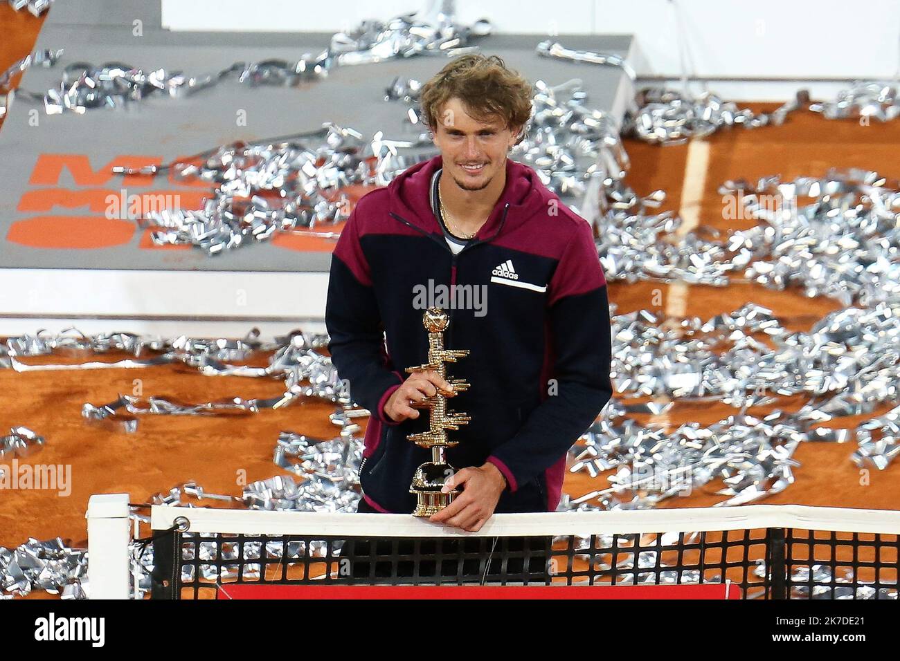 ©Laurent Lairys/MAXPPP - Alexander Zverev di Germania durante il Mutua Madrid Open 2021, Masters 1000 torneo di tennis il 9 maggio 2021 a la Caja Magica a Madrid, Spagna - Foto Laurent Lairys / MAXPPP Foto Stock