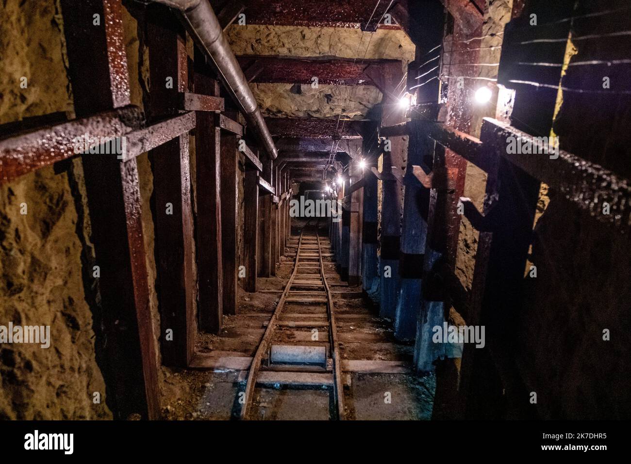 ©Arnaud BEINAT/Maxppp. 2021/05/21, Vauquois, Argonne, Francia. Galerie francese. Classée Monument historique, la Butte de Vauquois, située dans la région Grand Est, fut de 1914 à 1918 le Théâtre de combats furieux autant en surface que sous terre, au moyen de mines qui explosait sous l'adversaire en formant des cratères géants Foto Stock