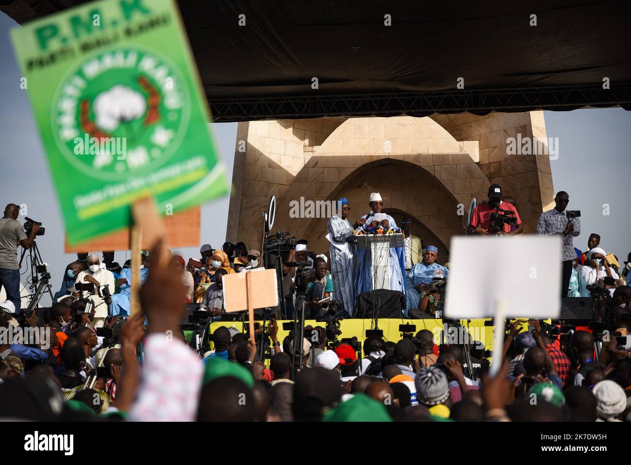 ©Nicolas Remene / le Pictorium/MAXPPP - Nicolas Remene / le Pictorium - 04/06/2021 - Mali / District de Bamako / Bamako - Discours du Dr Choguel Kokalla MAIGA, president du Mouvement du 5 juin-Rassemblement des Forces patriotiques (M5-RFP), Et qui avait appele a une grande mobilitation ce vendredi 4 juin 2021 sur le boulevard de l'independance a Bamako afin de celebrer le Premier anniversaire de la creation du Mouvement, mais aussi d'inviter les autorites de la Transition a travailler pour la bonne marche du Pays. A ce jour, le decert de nomination du Premier ministre qui devrait etre le presi Foto Stock