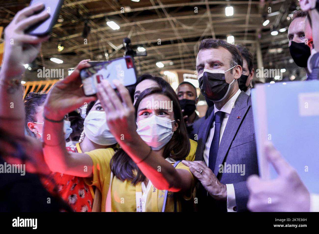 @ Pool/Stephane Lemouton/Maxppp, France, Paris, 2021/06/16 le président de la République francaise, Emmanuel Macron se rend à la 5ème édition de Viva Technology au Paris Expo Porte de Versailles à Paris, le 16 juin 2021. © Stéphane Lemouton il presidente francese Emmanuel Macron alla Viva Technology all'Expo Porte de Versailles di Parigi, in Francia, il 16 giugno 2021. Foto Stock