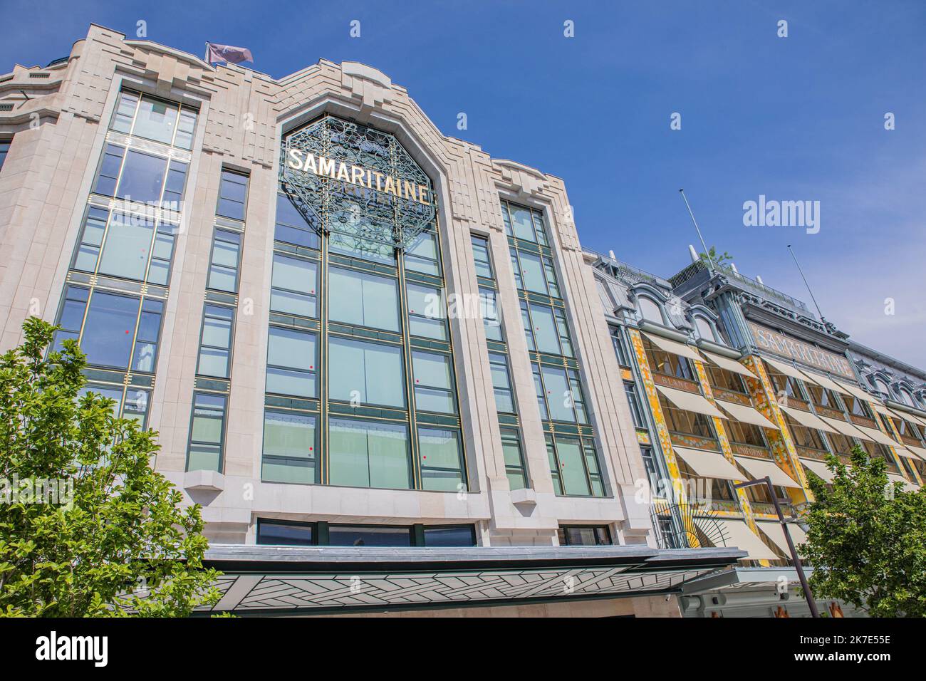 ©PHOTOPQR/LE PARISIEN/Milla Morisson ; Paris 01 ; 15/06/2021 ; Facciata Rue de la Monnaie visite de la Samaritaine le 15 juin 2021 Paris 01, une semaine avant la réouverture Fondée en 1870, elle a fermé pour des raisons de sécurité en 2005, elle rouvrira ses portes au public le 19 juin 2021 - la riapertura di la Samaritaine. Dopo sedici anni di chiusura e 750 milioni di euro di lavoro, il grande magazzino parigino riapre le sue porte. Foto Stock