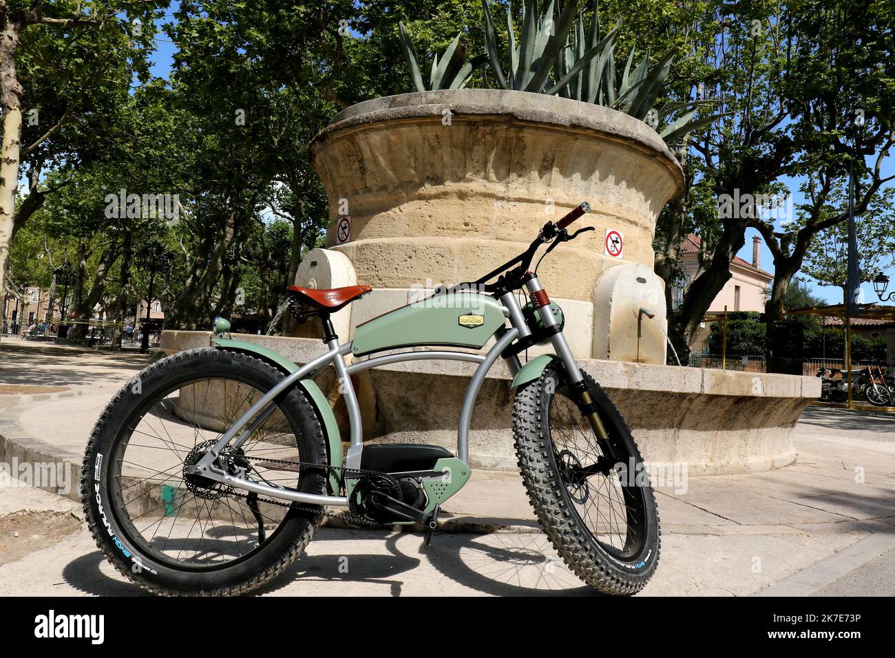 ©PHOTOPQR/NICE MATIN/JEAN MARC REBOUR ; ; 26/06/2021 ; saint tropez 2e édition du ELEKTRA FUTURE compétition de moto cross sur des motos éléctriques 2nd° edizione del CONCORSO DI MOTOCROSS ELEKTRA FUTURE a Saint Tropez il 26 giugno 2021 Foto Stock