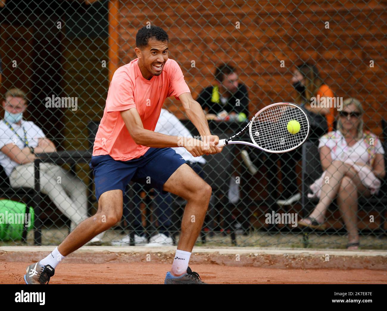 ©PHOTOPQR/LE PROGRES/Catherine AULAZ - Bourg-en-Bresse 29/06/2021 - Grand Prix de tennis de Bourg en Bresse - Open de l'Ain - 29.06.2021 -29e Grand Prix de tennis de Bourg en Bresse - Open de l'Ain - 27 juin au 4 juillet 2021. Nazim Makhlouf (ALG) a été battu par Paul Woerner (GER) 6/3, 6/2. Foto Stock