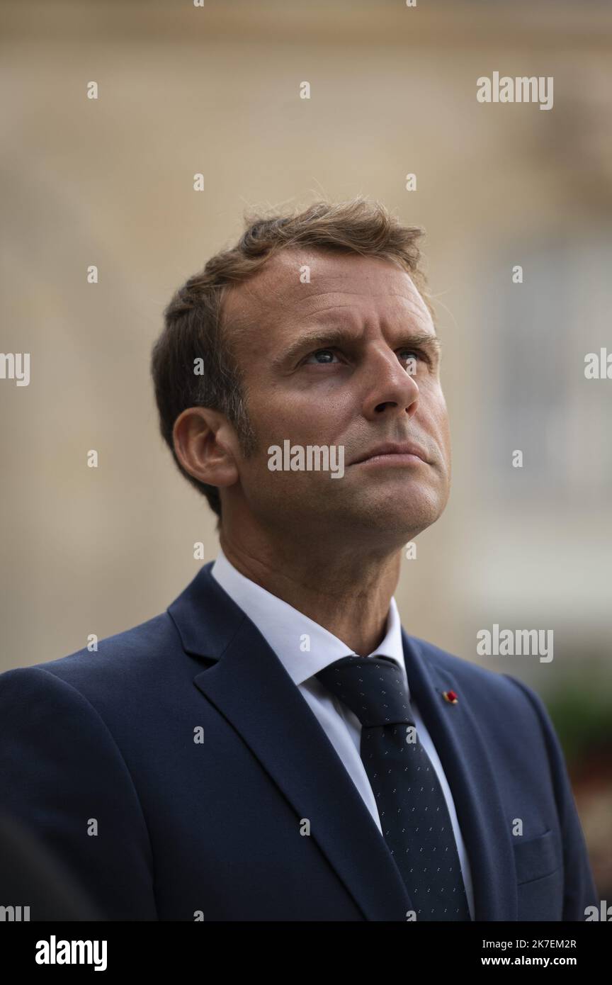 ©Julien Mattia / le Pictorium/MAXPPP - Julien Mattia / le Pictorium - 27/8/2021 - Francia / Ile-de-France / Parigi - le President de la republique Emmanuel Macron recevait son homologue Malgache, Andry Rajoelina, President de la Republique de Madagascar au Palais de l'Elysee, le 27 Aout 2021 / 27/8/2021 - Francia / Ile-de-France (regione) / Parigi - il Presidente della Repubblica Emmanuel Macron ha ricevuto il suo omologo malgascio, Andry Rajoelina, Presidente della Repubblica del Madagascar, al Palazzo dell'Elisi, il 27 agosto 2021 Foto Stock