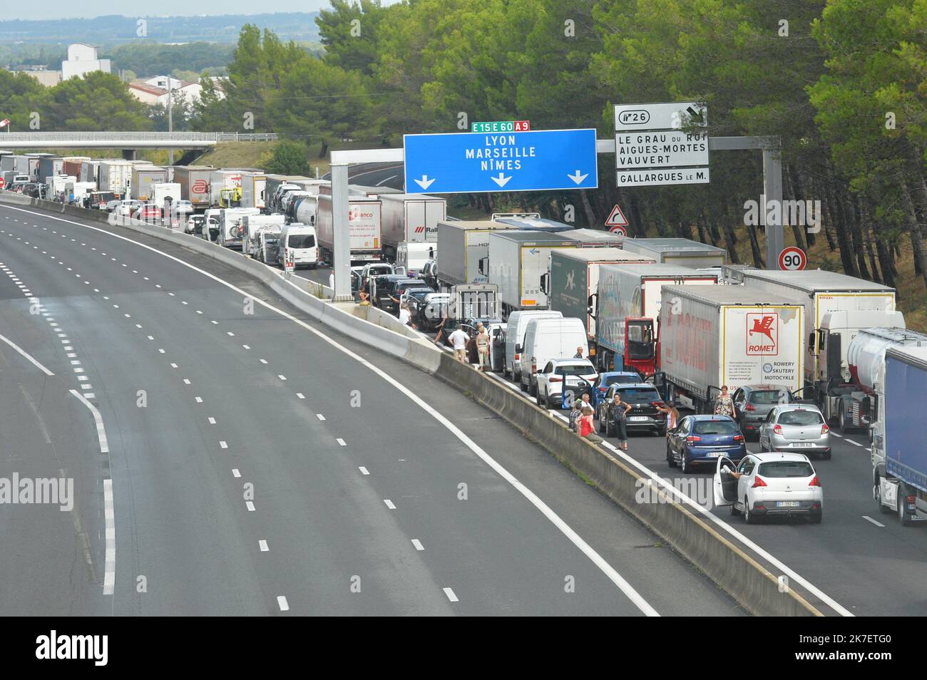 ©PHOTOPQR/LE MIDI LIBRE/Midi Libre ; MONTPELLIER ; 14/09/2021 ; FOTO PQR/MIDI LIBRE/MICHAEL ESDOURRUBAILH/ GARD AIGUES VIVES INONDATIONIONS AUTOROUTE A9 COUPEE il Gard è entrato in uno stato di vigilanza rossa il 14 settembre 2021 a mezzogiorno a causa del rischio di allagamento a seguito di temporali e forti piogge, segnalati Francia Meteo Foto Stock