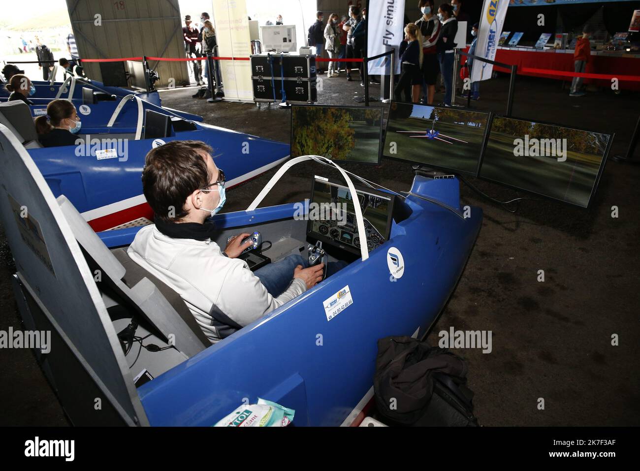 Thierry LARRET / MAXPPP. Festival Aeronautique. Ailes et Volcans Cervolix. Le 2 ottobre 2021. Aerodromo Issoire le Broc. Issoire (63). Simulateur de vol Foto Stock