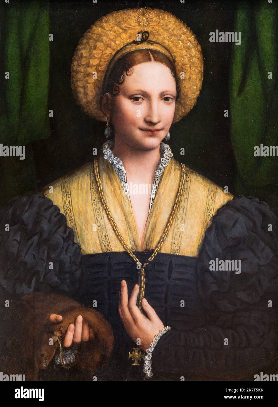 ©Active Museu/MAXPPP - ActiveMuseum 0000991.jpg / Ritratto d'une Femme, 1520 - Bernardino Luini - Ritratto di una Signora 1520 - / Bernardino Luini / Peinture Active Museum / le Pictorium Cross , Abito , Orecchini , pelliccia , acconciatura , cappello , Collana , Perla , Ritratto , Rinascimento , verticale , Donna , 16th ° secolo , Bernardino Luini , Pittura , Foto Stock