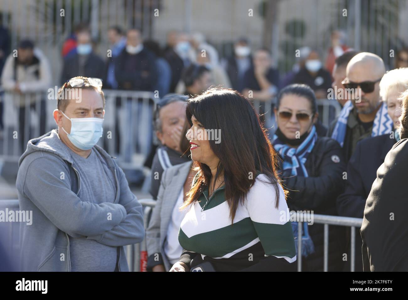 ©PHOTOPQR/LA PROVENCE/TOMASELLI Antoine ; Marseille ; 08/10/2021 ; Mort de Bernard Tapie •Messe organisée a la Cathédrale de la Major. Samia Ghali - morte di Bernard Tapie la messa funeraria per l'ex presidente dell'Olympique de Marseille si svolgerà questo venerdì alle 11 a Marsiglia, presso la Cattedrale del maggiore. Foto Stock