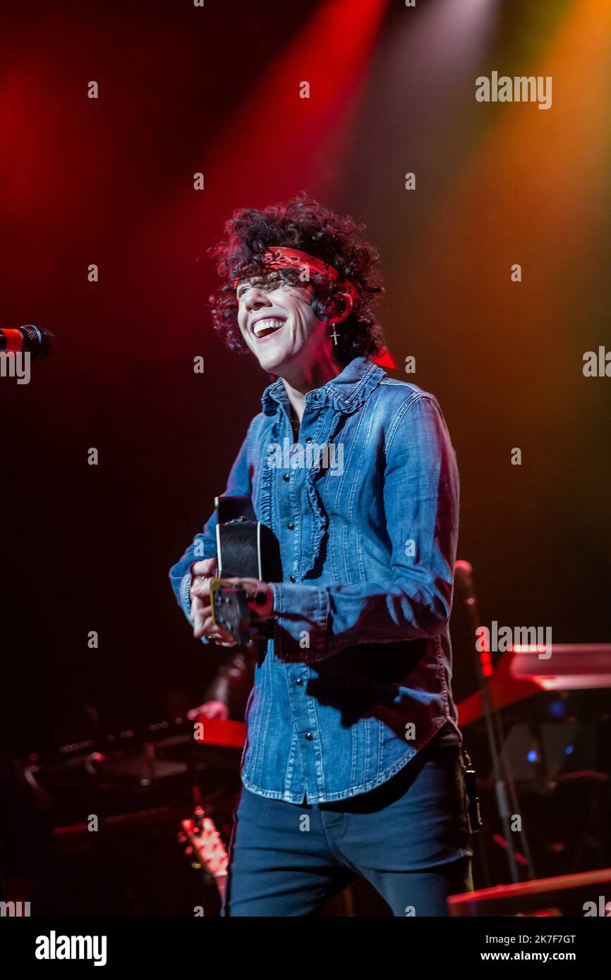 ©Denis TRASFI/MAXPPP - (C) Denis TRASFI / MAXPPP - à l'Alhambra à Paris le 04-10-2021 - Concert de LP (Laura Pergolizzi) Foto Stock