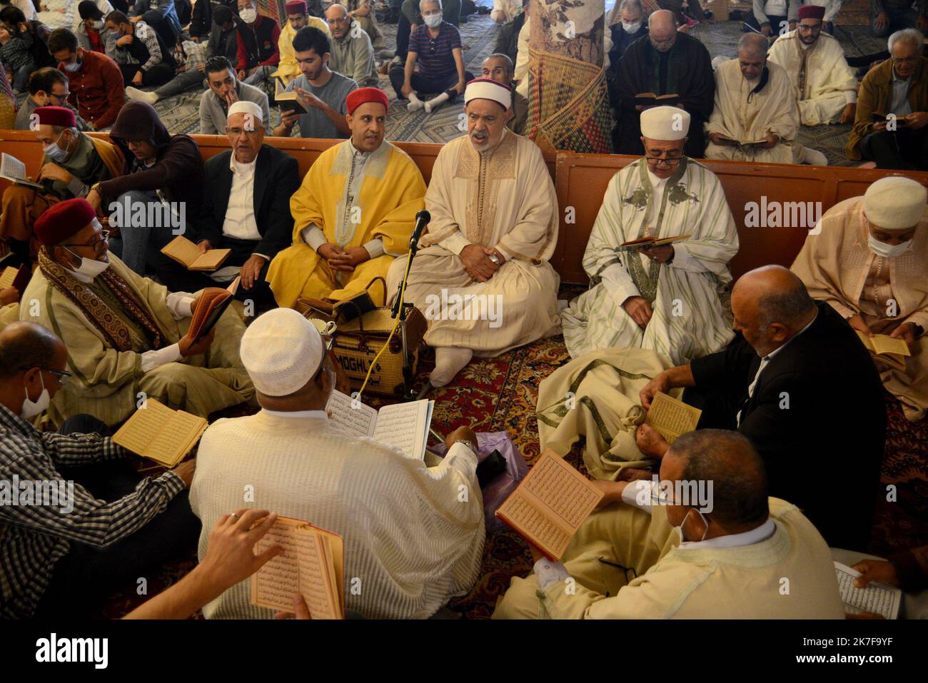 ©Yassine Mahjoub/MAXPPP - la festa di Mawlid, presso la Moschea Zitouna nella Medina di Tunisi, il 12th° giorno del mese di Rabi ÕAl-Awwal, è una delle più importanti feste del mondo islamico. Avendo per definizione 'luogo e luogo di nascita', il Mawlid rappresenta nella cultura islamica, la data di nascita del profeta Maometto, e di conseguenza le cerimonie organizzate in questa direzione. La direzione dei servizi Religiosi Religiosi svolge varie attività in tutto il paese. Foto: Yassine Mahjoub . Foto Stock