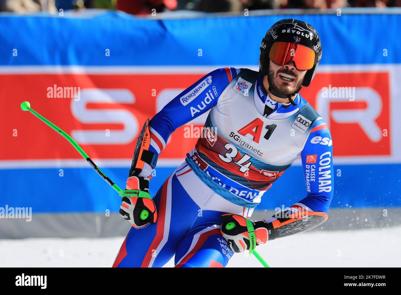 ©Pierre Teyssot/MAXPPP ; Coppa del mondo di sci alpino 2021-2022 - focolaio di coronavirus. 1st uomini Slalom gigante, gara di apertura come parte della Coppa del mondo di sci alpino a Solden il 24 ottobre 2021; Cyprien Sarrazin (fra). Â Pierre Teyssot / Maxppp Foto Stock
