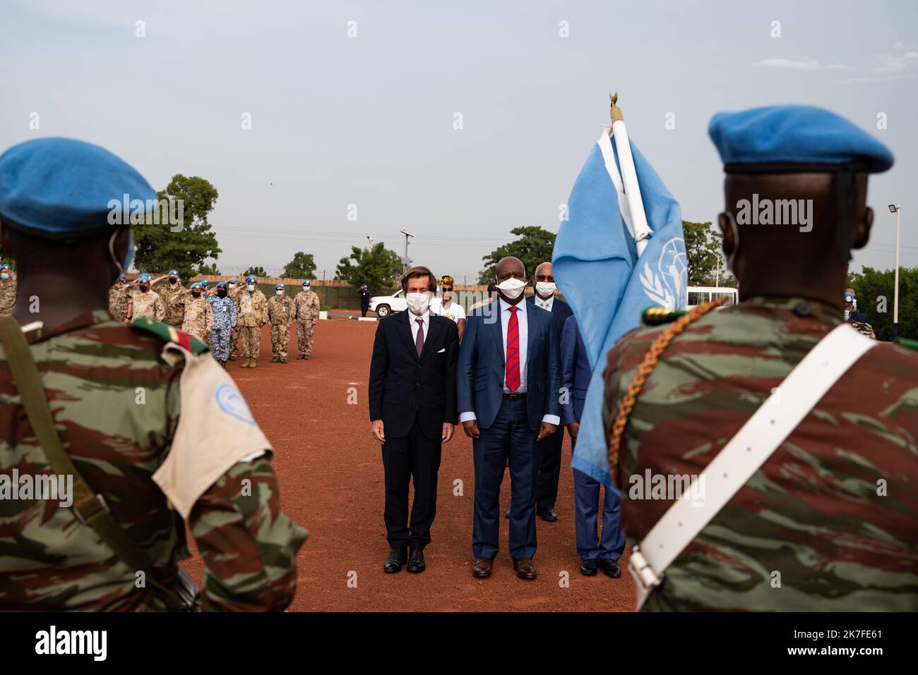 ©Nicolas Remene / le Pictorium/MAXPPP - Ceremonie organisation organisation ce dimanche 24 ottobre 2021 au quartier General de la MINUSMA a Bamako au Mali en memoire des casques bleus tombes pour la paix au Mali. La ceremonie s'est tenue en presence d'une deleguation du Conseil de securite des Nations unies qui a rencontre les autorites de la Transition ces jours-ci. La Delegation, est co-dirigee par l'Ambassadeur du Niger aupres des Nations Unies, Abdou Abarry, figlio omologo francais Nicolas de Riviere, et l' ambasciatore keniota, Martin Kimani, dont le paga assicurare la Foto Stock