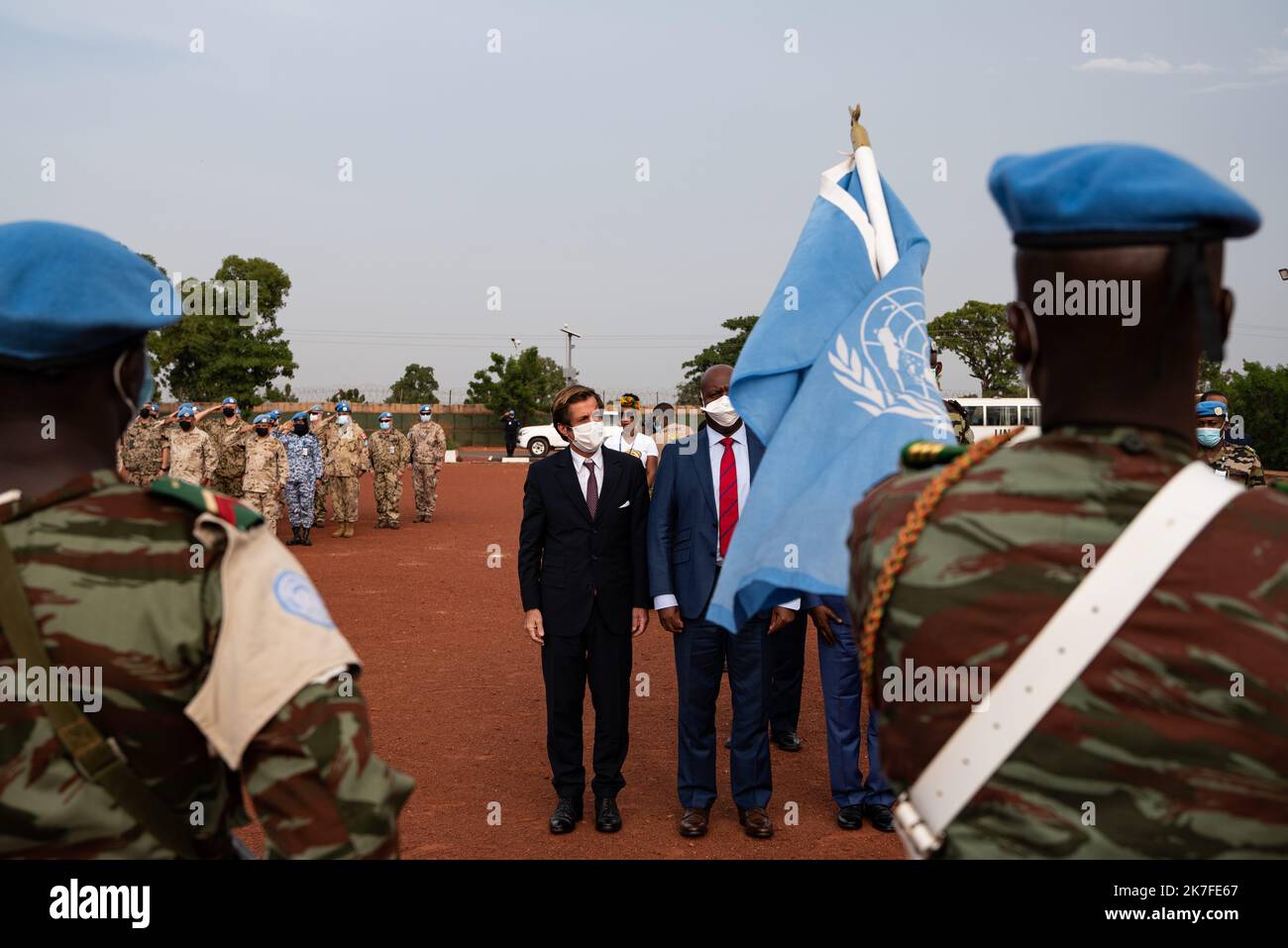 ©Nicolas Remene / le Pictorium/MAXPPP - Ceremonie organisation organisation ce dimanche 24 ottobre 2021 au quartier General de la MINUSMA a Bamako au Mali en memoire des casques bleus tombes pour la paix au Mali. La ceremonie s'est tenue en presence d'une deleguation du Conseil de securite des Nations unies qui a rencontre les autorites de la Transition ces jours-ci. La Delegation, est co-dirigee par l'Ambassadeur du Niger aupres des Nations Unies, Abdou Abarry, figlio omologo francais Nicolas de Riviere, et l' ambasciatore keniota, Martin Kimani, dont le paga assicurare la Foto Stock