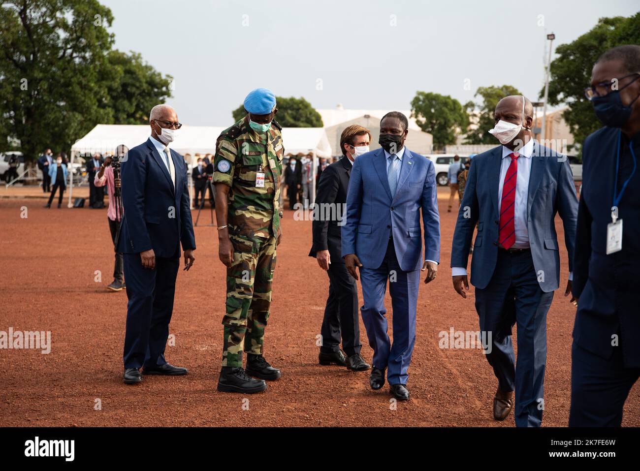 ©Nicolas Remene / le Pictorium/MAXPPP - Ceremonie organisation organisation ce dimanche 24 ottobre 2021 au quartier General de la MINUSMA a Bamako au Mali en memoire des casques bleus tombes pour la paix au Mali. La ceremonie s'est tenue en presence d'une deleguation du Conseil de securite des Nations unies qui a rencontre les autorites de la Transition ces jours-ci. La Delegation, est co-dirigee par l'Ambassadeur du Niger aupres des Nations Unies, Abdou Abarry, figlio omologo francais Nicolas de Riviere, et l' ambasciatore keniota, Martin Kimani, dont le paga assicurare la Foto Stock