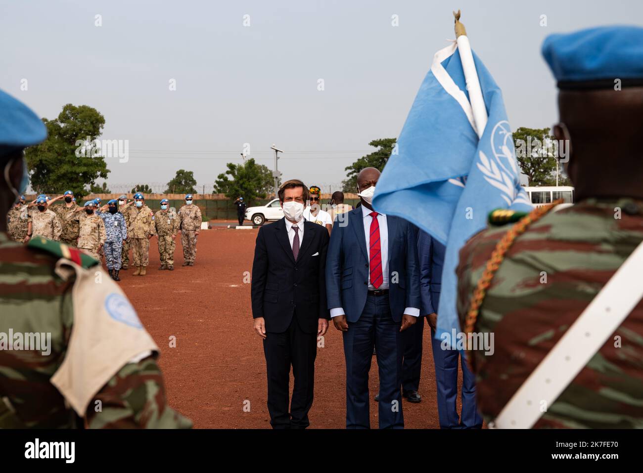 ©Nicolas Remene / le Pictorium/MAXPPP - Ceremonie organisation organisation ce dimanche 24 ottobre 2021 au quartier General de la MINUSMA a Bamako au Mali en memoire des casques bleus tombes pour la paix au Mali. La ceremonie s'est tenue en presence d'une deleguation du Conseil de securite des Nations unies qui a rencontre les autorites de la Transition ces jours-ci. La Delegation, est co-dirigee par l'Ambassadeur du Niger aupres des Nations Unies, Abdou Abarry, figlio omologo francais Nicolas de Riviere, et l' ambasciatore keniota, Martin Kimani, dont le paga assicurare la Foto Stock