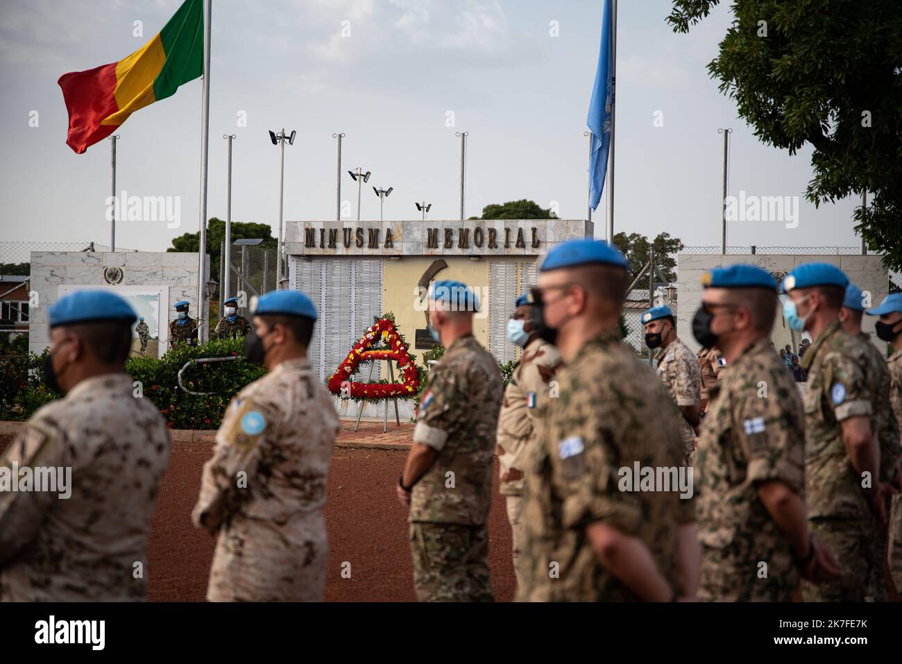 ©Nicolas Remene / le Pictorium/MAXPPP - Ceremonie organisation organisation ce dimanche 24 ottobre 2021 au quartier General de la MINUSMA a Bamako au Mali en memoire des casques bleus tombes pour la paix au Mali. La ceremonie s'est tenue en presence d'une deleguation du Conseil de securite des Nations unies qui a rencontre les autorites de la Transition ces jours-ci. La Delegation, est co-dirigee par l'Ambassadeur du Niger aupres des Nations Unies, Abdou Abarry, figlio omologo francais Nicolas de Riviere, et l' ambasciatore keniota, Martin Kimani, dont le paga assicurare la Foto Stock