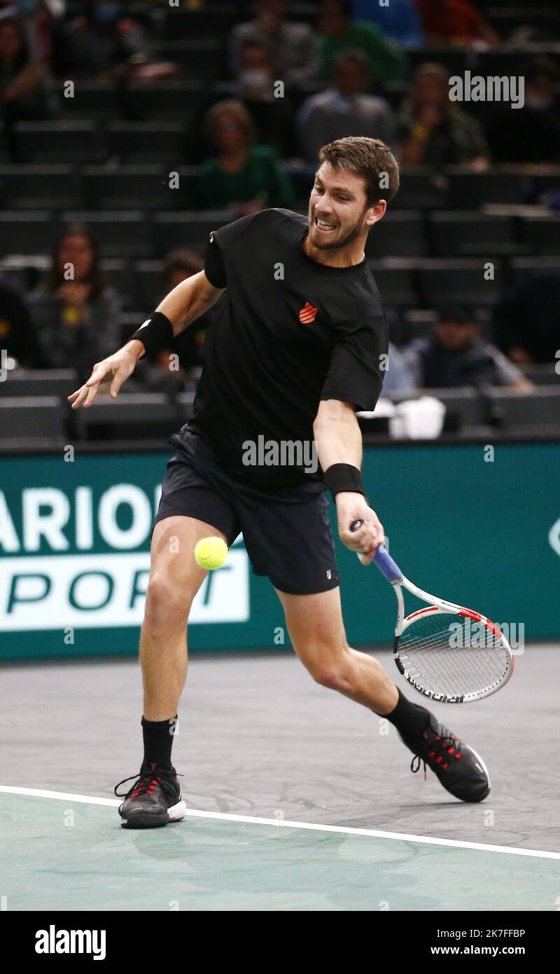 Thierry Larret/Maxppp. Tennis. Rolex Paris Masters. Accorhotels Arena, Parigi (75), le 1er novembre 2021. Cameron NORRIE (GBR) vs Federico DELBONIS (ARG) Foto Stock