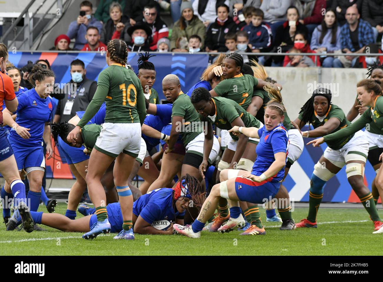 ©PHOTOPQR/OUEST FRANCE/Thierry Creux ; Vannes ; Vannes . Morbihan . Rugby féminin . Francia - Afrique du Sud . Tournoi d'automne . Essai de Safi N’Diaye . La partita internazionale di rugby femminile tra Francia e Sud Africa allo Stade de la Rabine di Vannes, Francia nord-occidentale, il 6 novembre 2021. Foto Stock