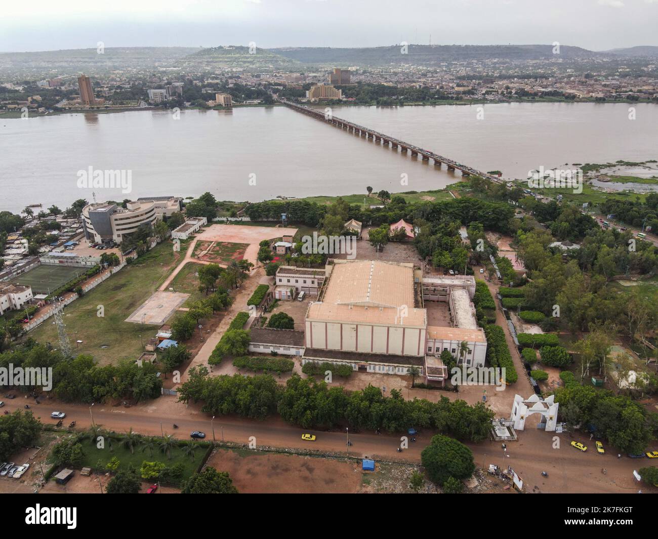 ©Nicolas Remene / le Pictorium/MAXPPP - Vue eyrienne de l'urbanization d'un quartier de Bamako au Mali le 23 ottobre 2021. Foto Stock