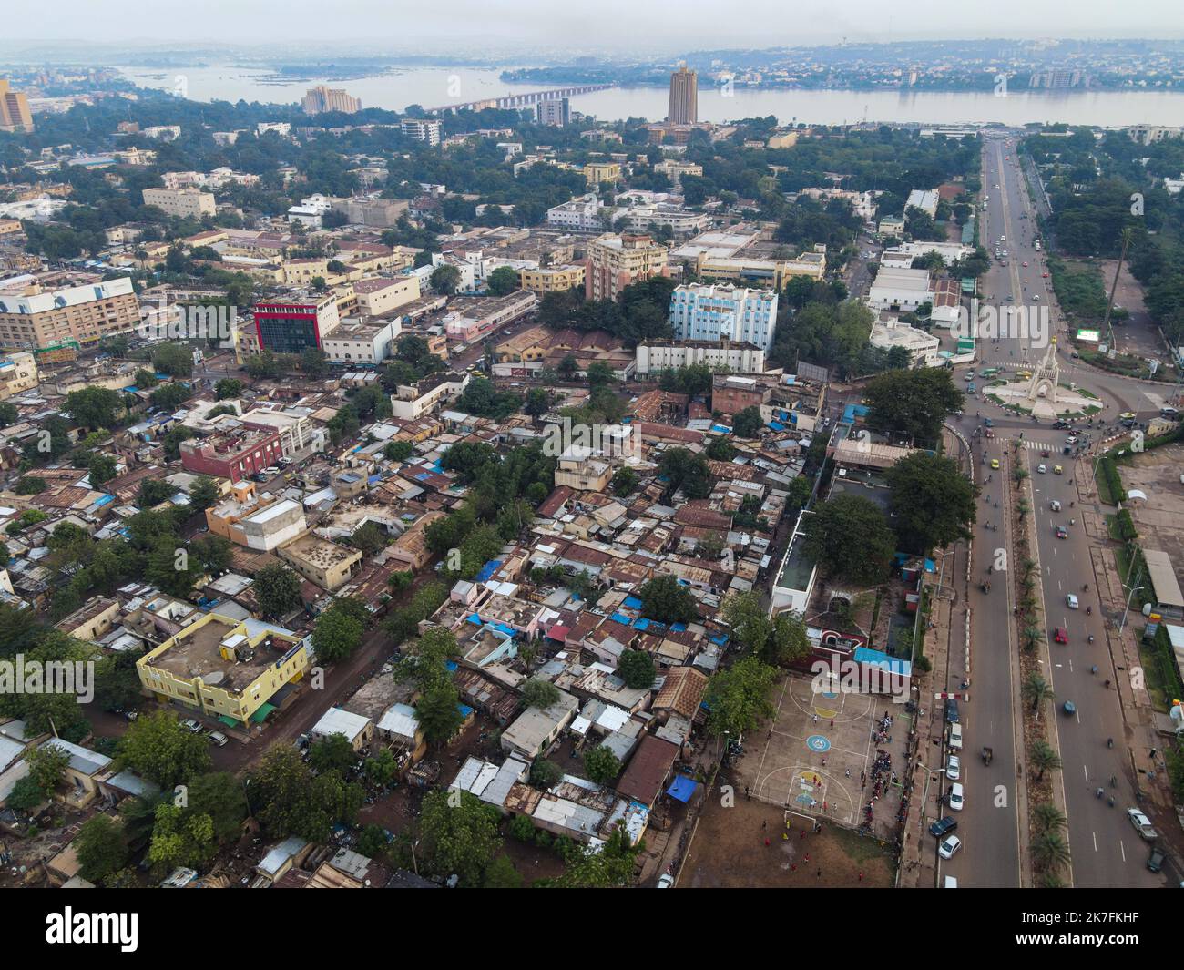 ©Nicolas Remene / le Pictorium/MAXPPP - Vue eyrienne de l'urbanization d'un quartier de Bamako au Mali le 23 ottobre 2021. Foto Stock