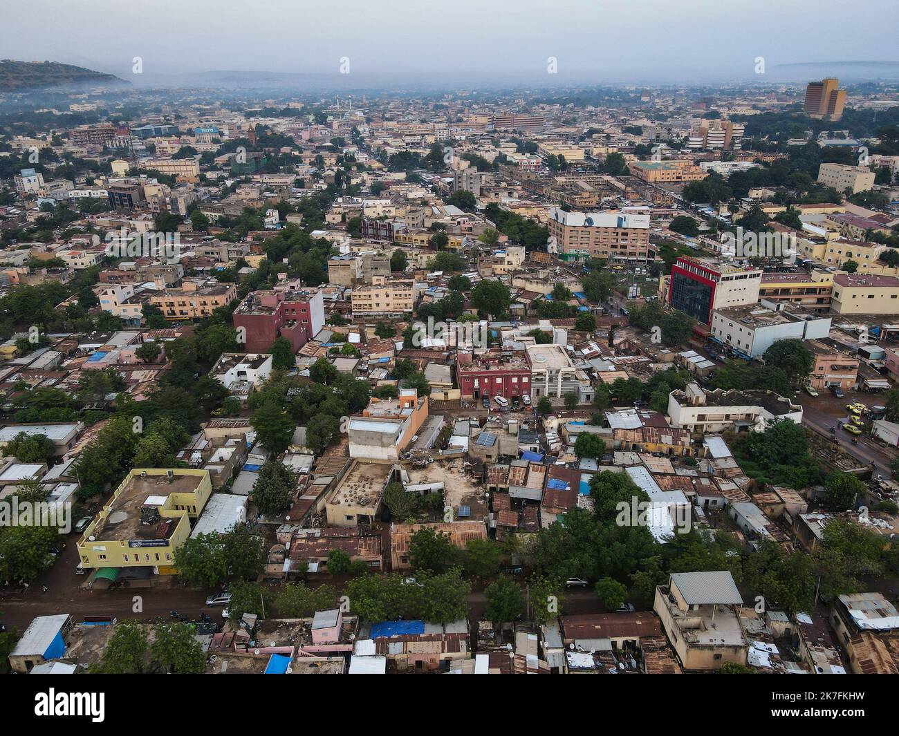 ©Nicolas Remene / le Pictorium/MAXPPP - Vue eyrienne de l'urbanization d'un quartier de Bamako au Mali le 23 ottobre 2021. Foto Stock