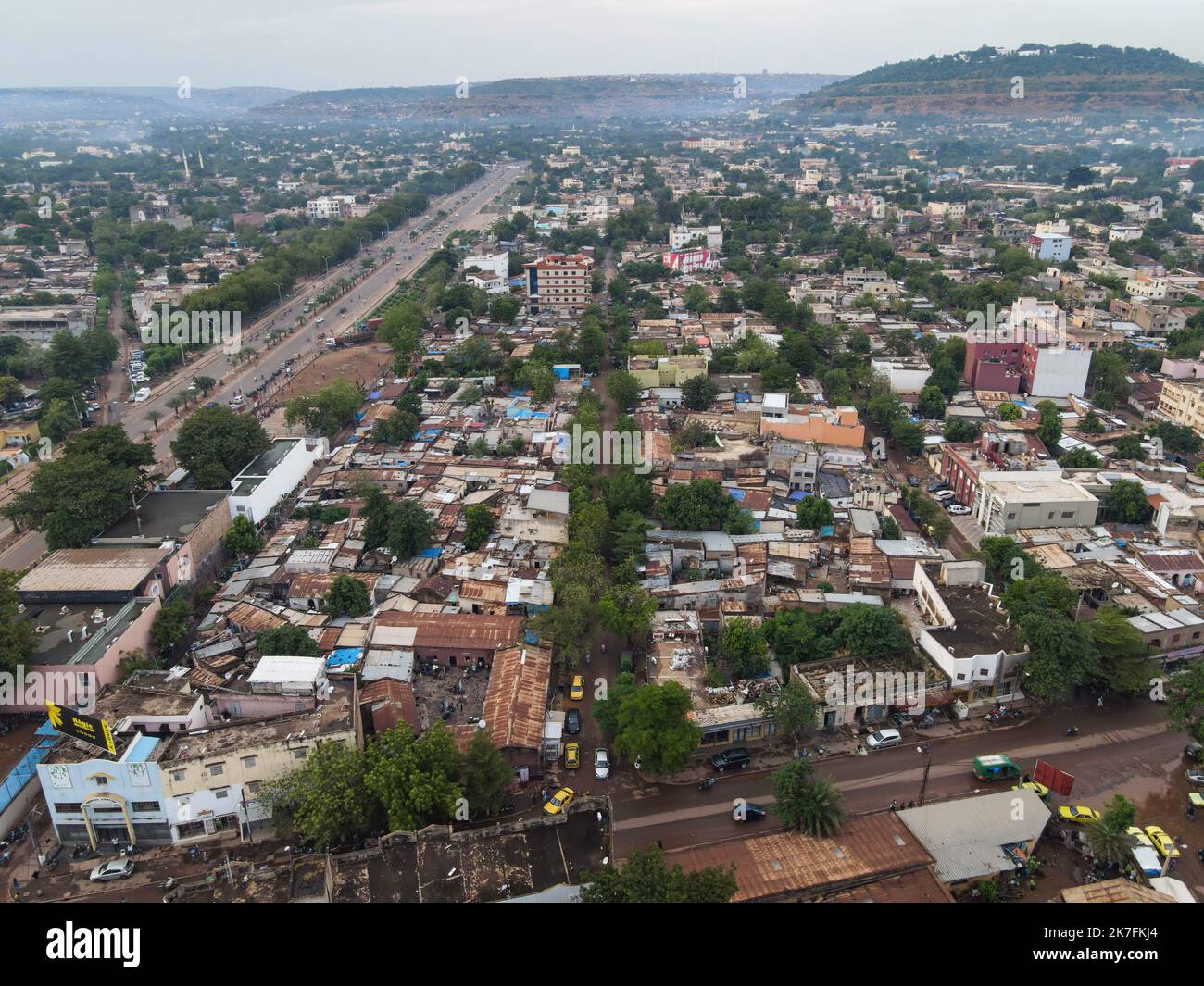 ©Nicolas Remene / le Pictorium/MAXPPP - Vue eyrienne de l'urbanization d'un quartier de Bamako au Mali le 23 ottobre 2021. Foto Stock