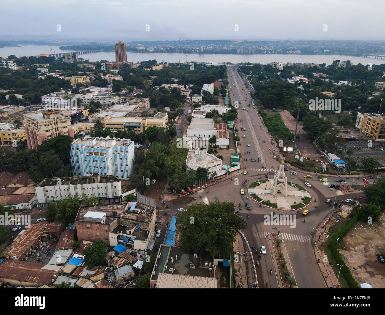 ©Nicolas Remene / le Pictorium/MAXPPP - Vue eyrienne de l'urbanization d'un quartier de Bamako au Mali le 23 ottobre 2021. Foto Stock