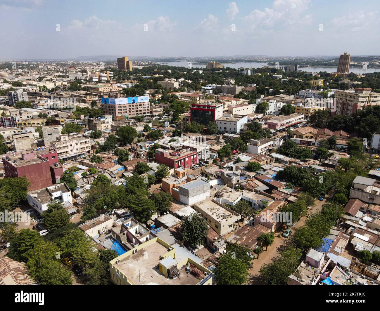 ©Nicolas Remene / le Pictorium/MAXPPP - Vue eyrienne de l'urbanization d'un quartier de Bamako au Mali le 3 novembre 2021. Foto Stock