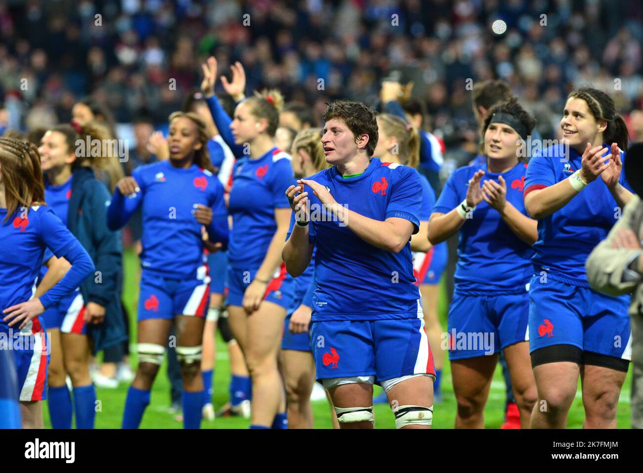 ©PHOTOPQR/LA DEPECHE DU MIDI/EMILIE CAYRE ; CASTRES ; 20/11/2021 ; TEST MATCH SAISON 2021 2022 EQUIPE DE FRANCE FACE FEMMINILE A LA NOUVELLE ZELANDE UR LA PELOUSE DU STADE PIERRE FABRE A CASTRES LES FRANCAISES REMPORTENT LE MATCH 29 A 7 FACE AUX NEO ZELANDAISES - CASTRES, FRANCE, NOV 20TH 2021. Partita di rugby femminile tra Francia e Nuova Zelanda Foto Stock