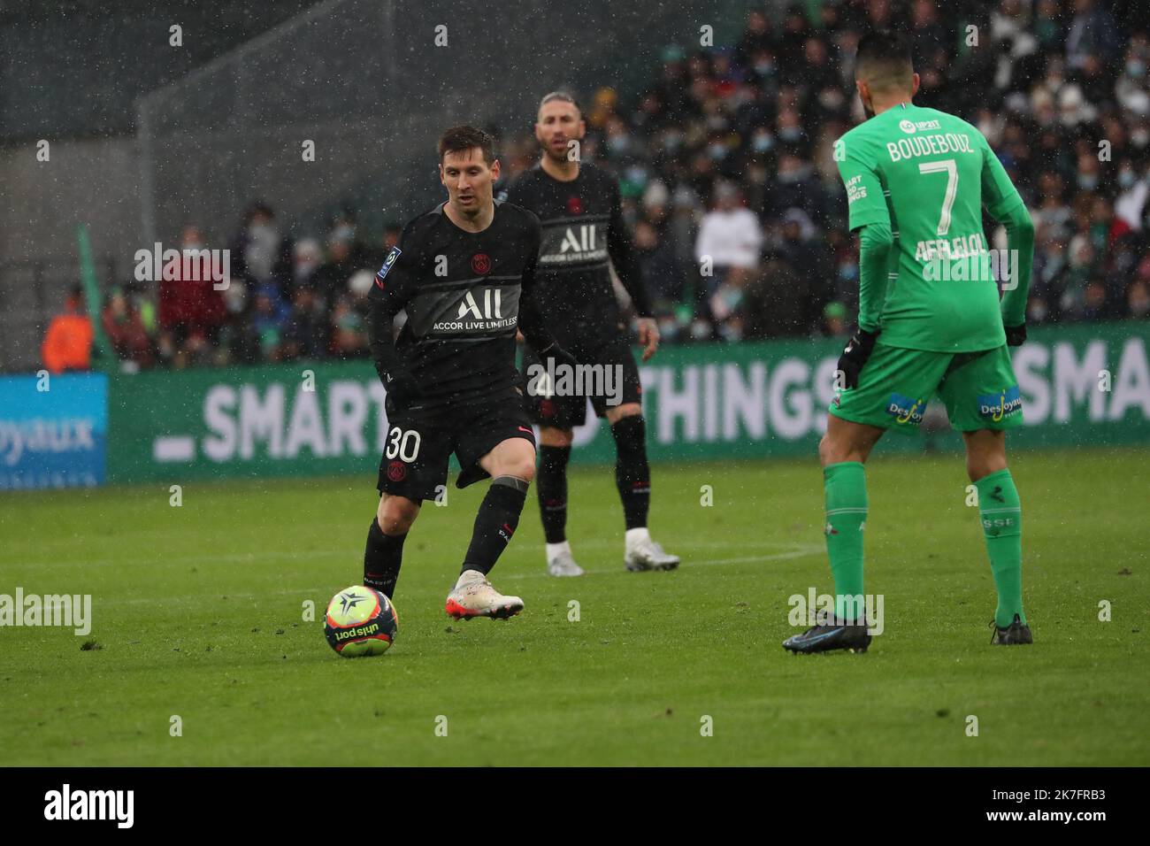 Thierry Larret / MAXPPP. Football Ligue 1 Uber mangia. Associazione Sportive de Saint-Etienne vs Parigi Saint Germain. Le 28 novembre 2021, Stade Geoffroy-Guichard, Saint-Etienne (42). Lionel MESSI (PSG) Foto Stock