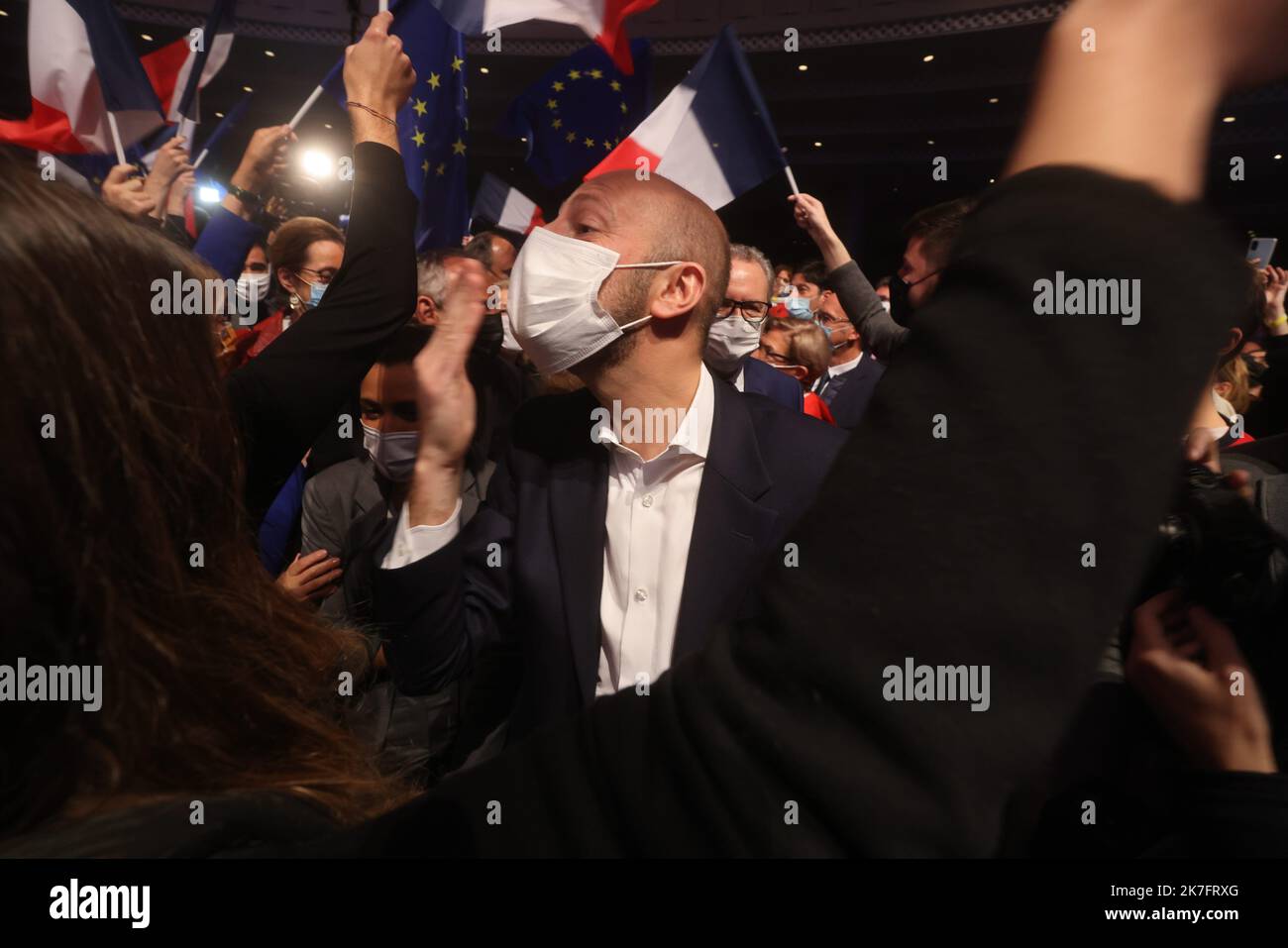 ©PHOTOPQR/LE PARISIEN/Olivier Lejeune ; Paris ; 29/11/2021 ; «Ensemble citoyens !» : La majorité lancera sa «maison commune» Les responsables de LREM et des partis alliés ont prévu de se réunir lors d'un meeting à la Maison de la Mutualité, pour mettre en scène leur union en attendente la candidature d'EmmanuelMacron Parigi, Francia, nov 29th 2021. LREM politica durante un incontro per sopprimere la domanda non dichiarata di EmmanuelMacron per le elezioni presidenziali Foto Stock