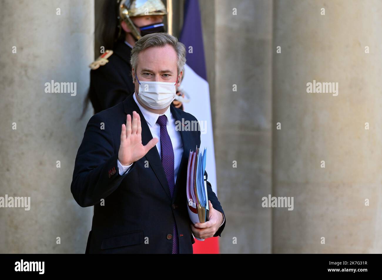 ©Julien Mattia / le Pictorium/MAXPPP - Julien Mattia / le Pictorium - 05/01/2022 - Francia / Ile-de-France / Parigi - Jean-Baptiste Lemoyne, Secretaire d'Etat aupres du ministre de l'Europe et des Affaires etrangeres, charge du Ministerme, des Francais de l'etranger et de la Francofondes en, Consorseie en du consorres au Palais de l'Elysee le 5 janvier 2022. / 05/01/2022 - Francia / Ile-de-France (regione) / Parigi - Jean-Baptiste Lemoyne, Segretario di Stato al Ministro dell'Europa e degli Affari Esteri, incaricato del Turismo, cittadini francesi all'estero e francofonia, lasciando il Consiglio dei minori Foto Stock