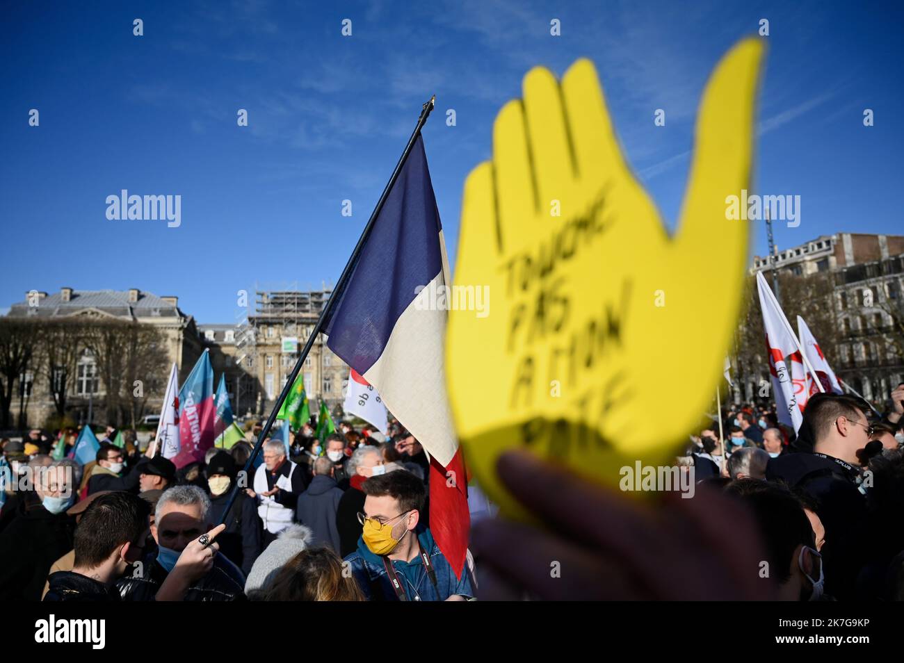 ©Julien Mattia / le Pictorium/MAXPPP - Parigi 05/02/2022 Julien Mattia / le Pictorium - 5/2/2022 - Francia / Haut de France / Parigi - Rassemblement a l'appel de la Maire de Lille, Martine Aubry contre le meeting d'Eric Zemmour, le 5 Fevrier 2022. / 5/2/2022 - Francia / Haut de France / Parigi - Rally su invito del sindaco di Lille, Martine Aubry contro l'incontro di Eric Zemmour, 5 febbraio 2022. Foto Stock