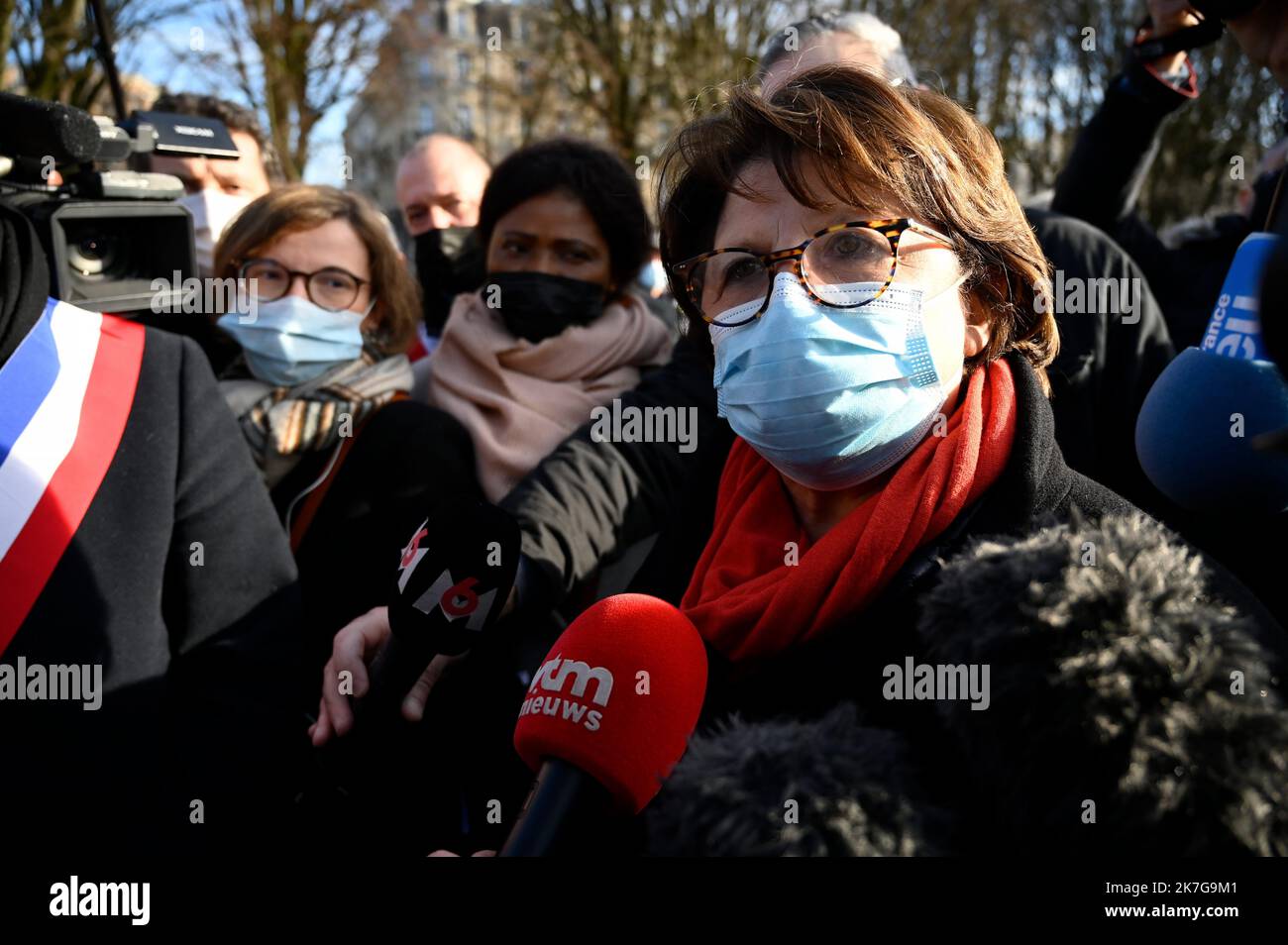 ©Julien Mattia / le Pictorium/MAXPPP - Parigi 05/02/2022 Julien Mattia / le Pictorium - 5/2/2022 - Francia / Haut de France / Parigi - Rassemblement a l'appel de la Maire de Lille, Martine Aubry contre le meeting d'Eric Zemmour, le 5 Fevrier 2022. / 5/2/2022 - Francia / Haut de France / Parigi - Rally su invito del sindaco di Lille, Martine Aubry contro l'incontro di Eric Zemmour, 5 febbraio 2022. Foto Stock