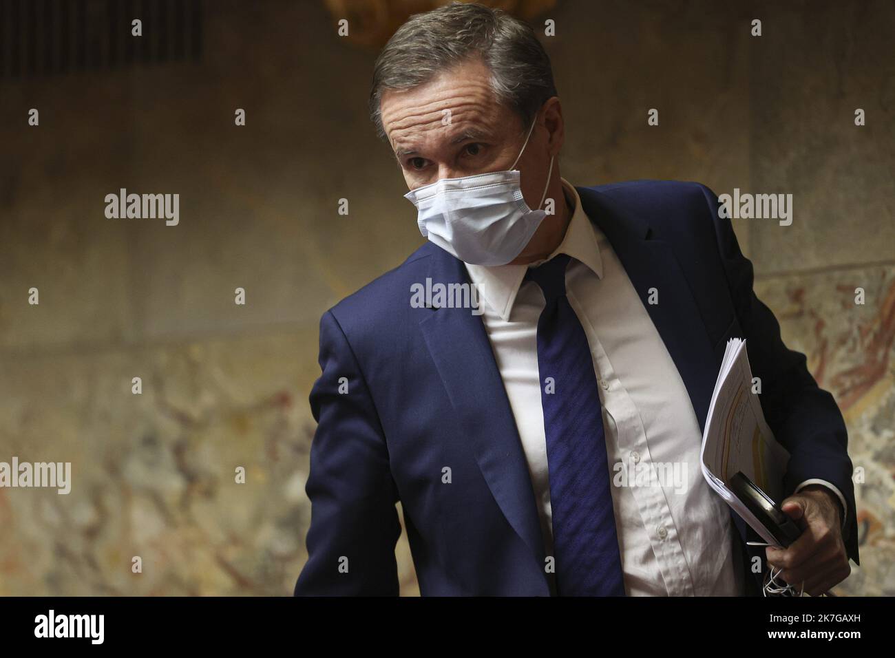 ©Sebastien Muylaert/MAXPPP - Parigi 08/02/2022 Nicolas Dupont Aignan depute de l'Essonne lors des questions au gouvernement dans l'hemicycle de l'Assemblee Nationale. Parigi, 08.02.2022 - governo francese Francia, Parigi Assemblée Nationale Feb 8, 2022 Foto Stock